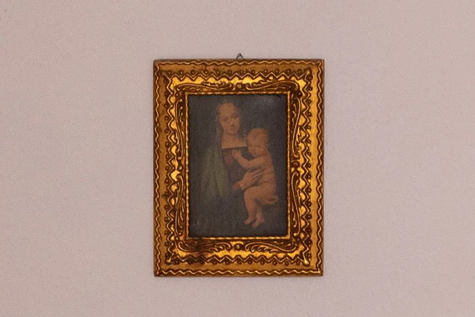 Ein Madonnenbild im Schlafzimmer: Über ihrem Bett hat Christiane Mutter katholisch dekoriert, womöglich ein Verweis auf ihre kölnische Heimat.