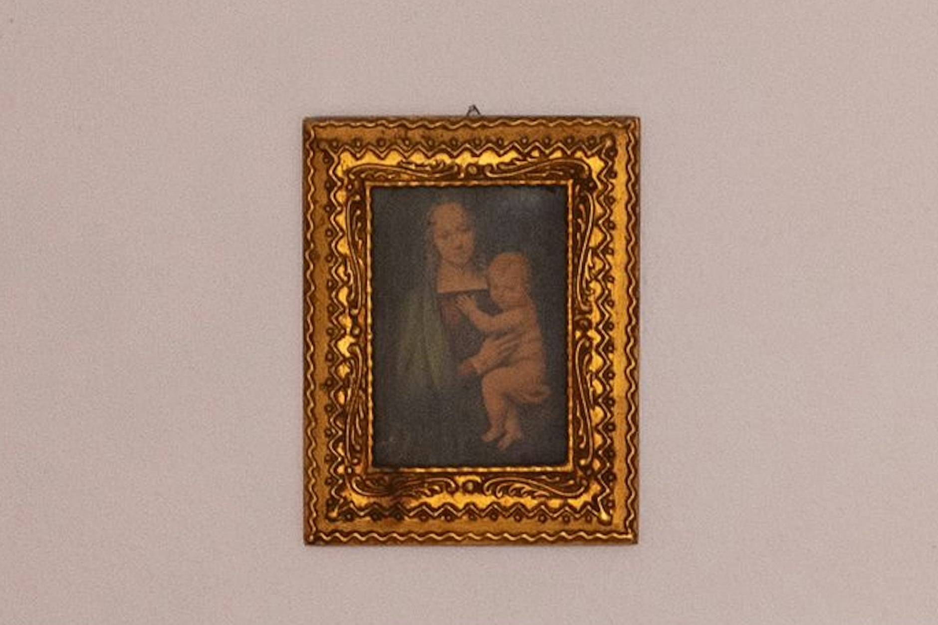 Ein Madonnenbild im Schlafzimmer: Über ihrem Bett hat Christiane Mutter katholisch dekoriert, womöglich ein Verweis auf ihre kölnische Heimat.