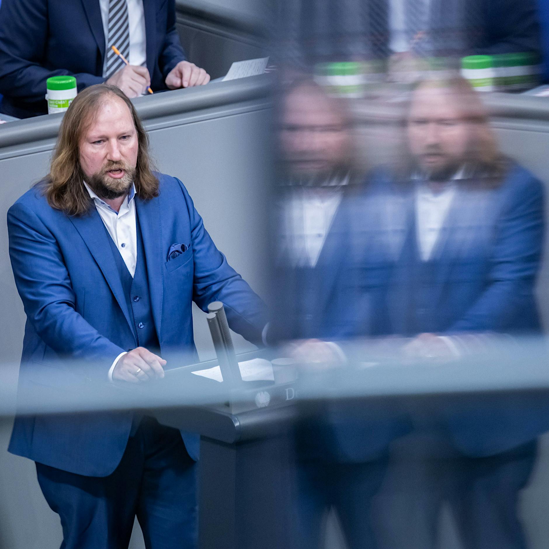 Hofreiter widerspricht Habeck: Kein Geld mehr für das russische Regime!