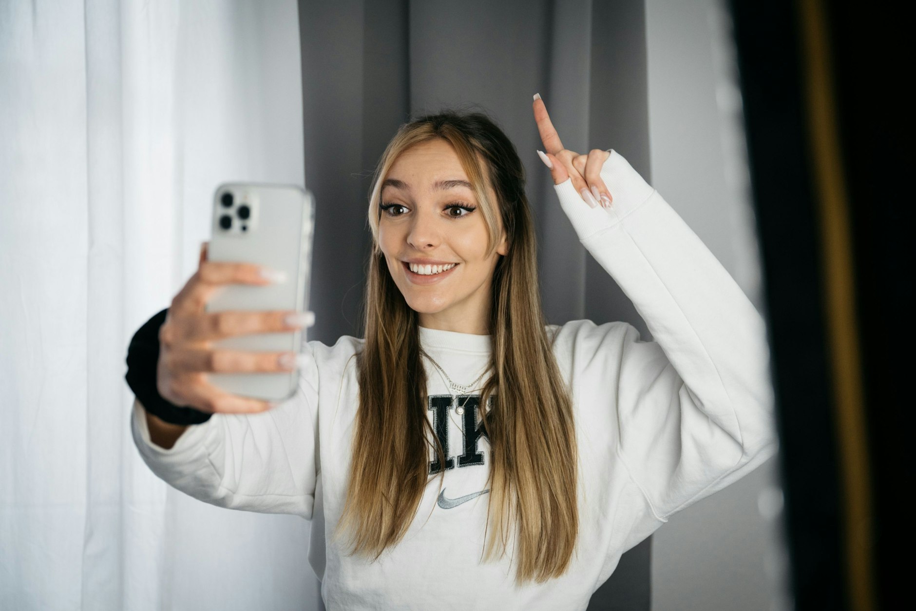 „Das Glatte ist die Signatur der Gegenwart“: die Influencerin Kati bei der Arbeit.