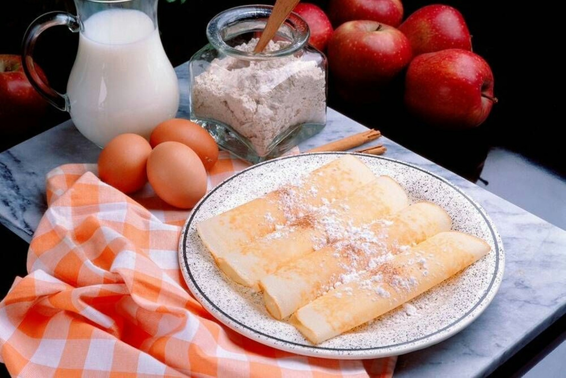 Leckere Crêpes gelingen mit diesem Original-Rezept aus Frankreich garantiert.