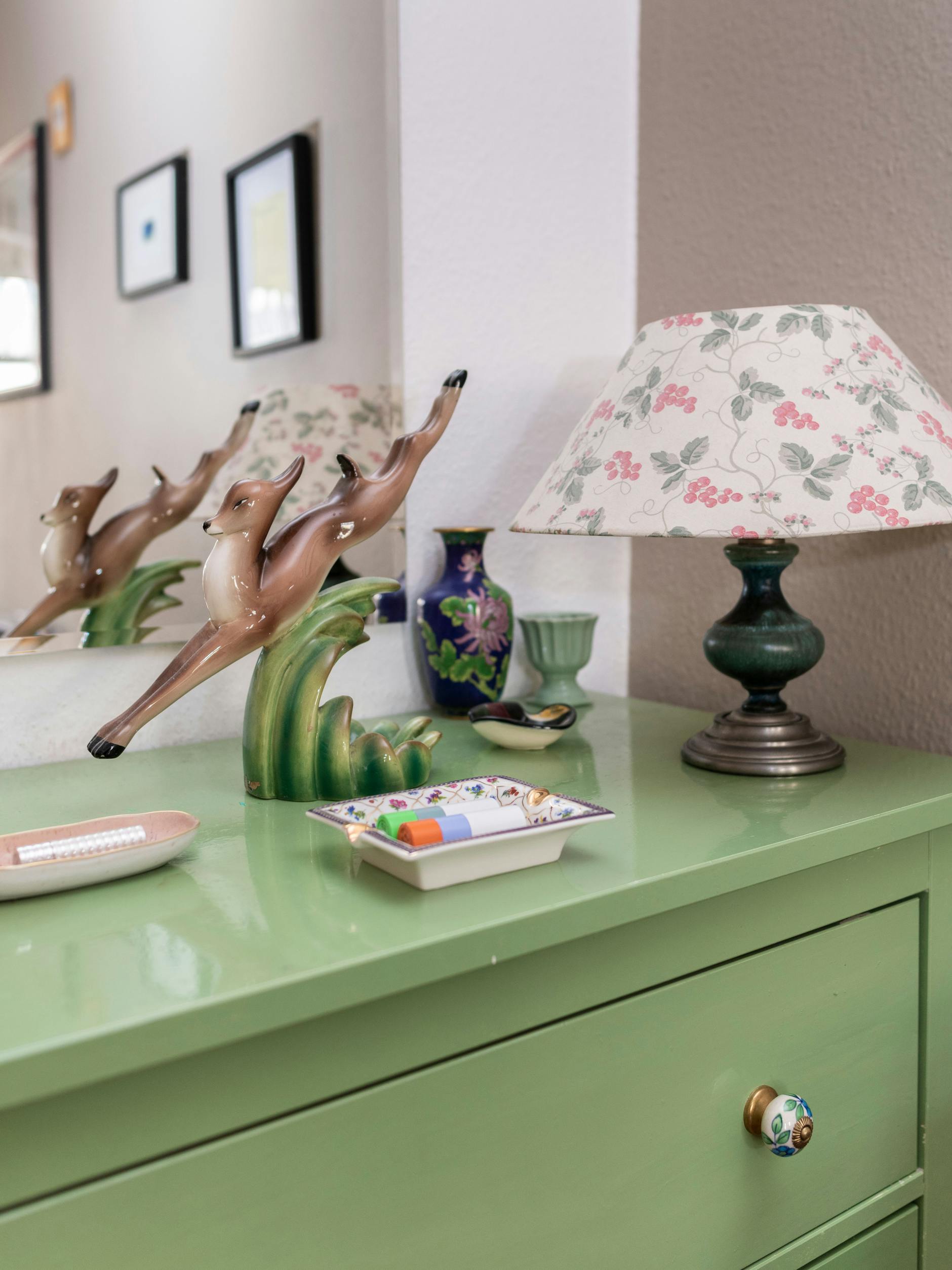 Bambi auf Italienisch: Die Art-déco-Figur kaufte Korte im ligurischen Imperia, wo sie seit ihrer Kindheit Urlaub macht.