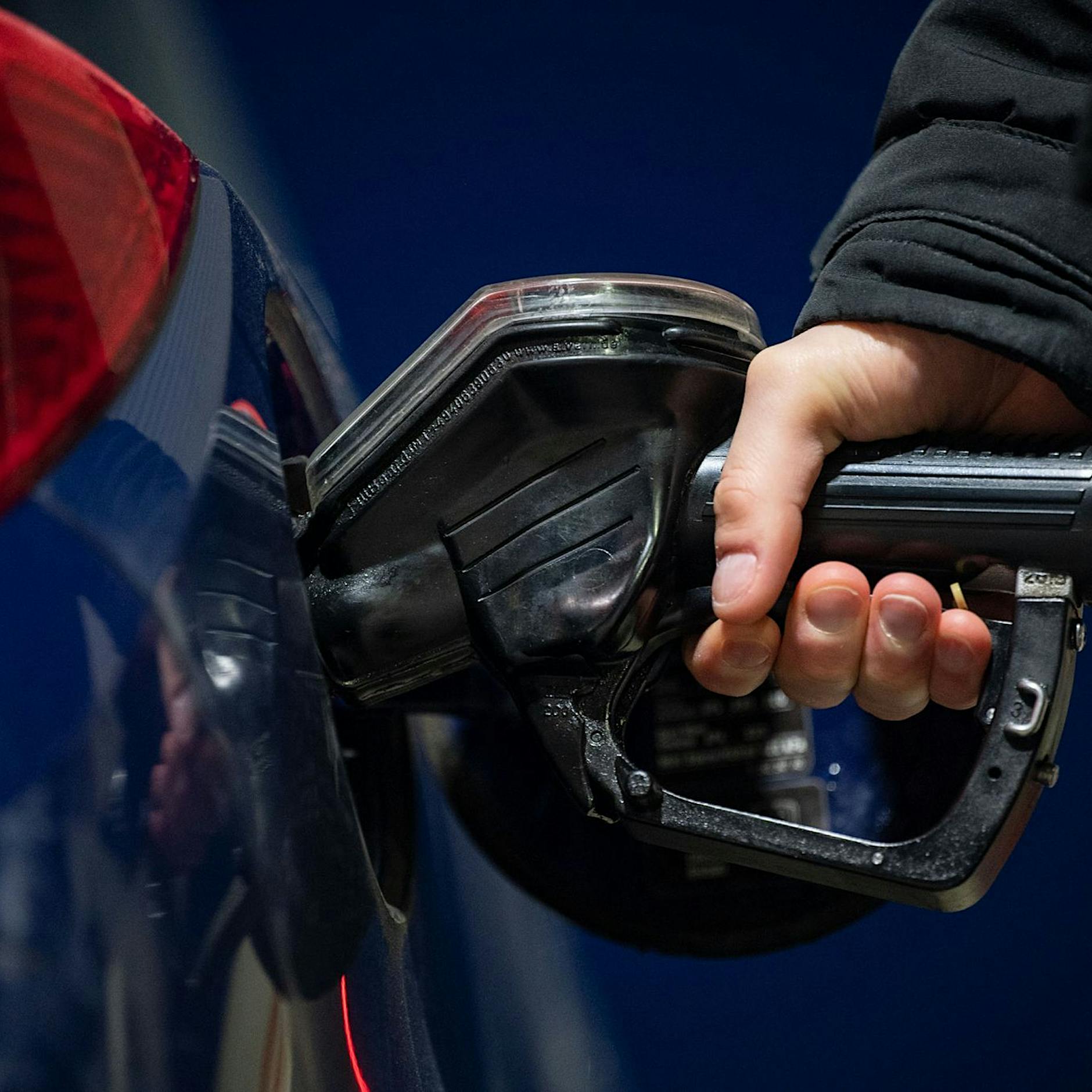 Kartellamt beobachtet Spritpreisbremse genau