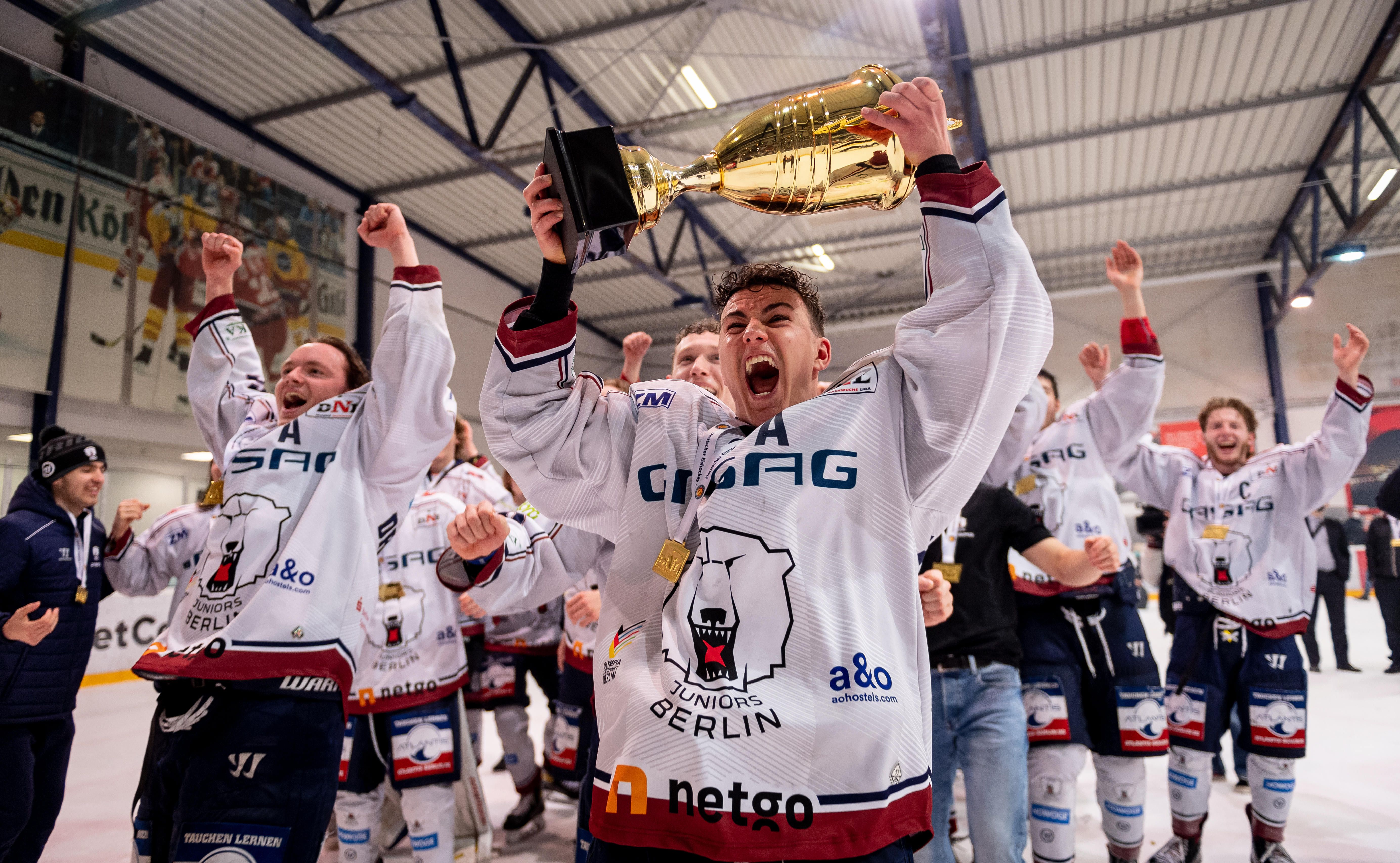Image - Perfekte Einstimmung: Eisbären feiern den Meister für die Meisterschaft