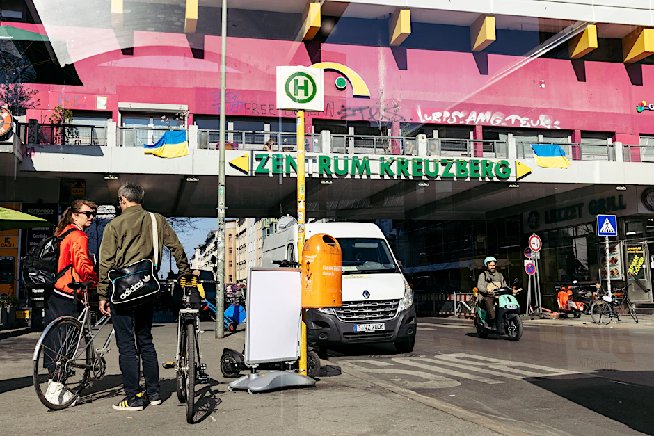 Eine Polizeiwache am Kotti? Innensenatorin Spranger will eine neue Wache ins Kreuzberger Zentrum setzen, aus dem Kiez gibt es Widerstand.