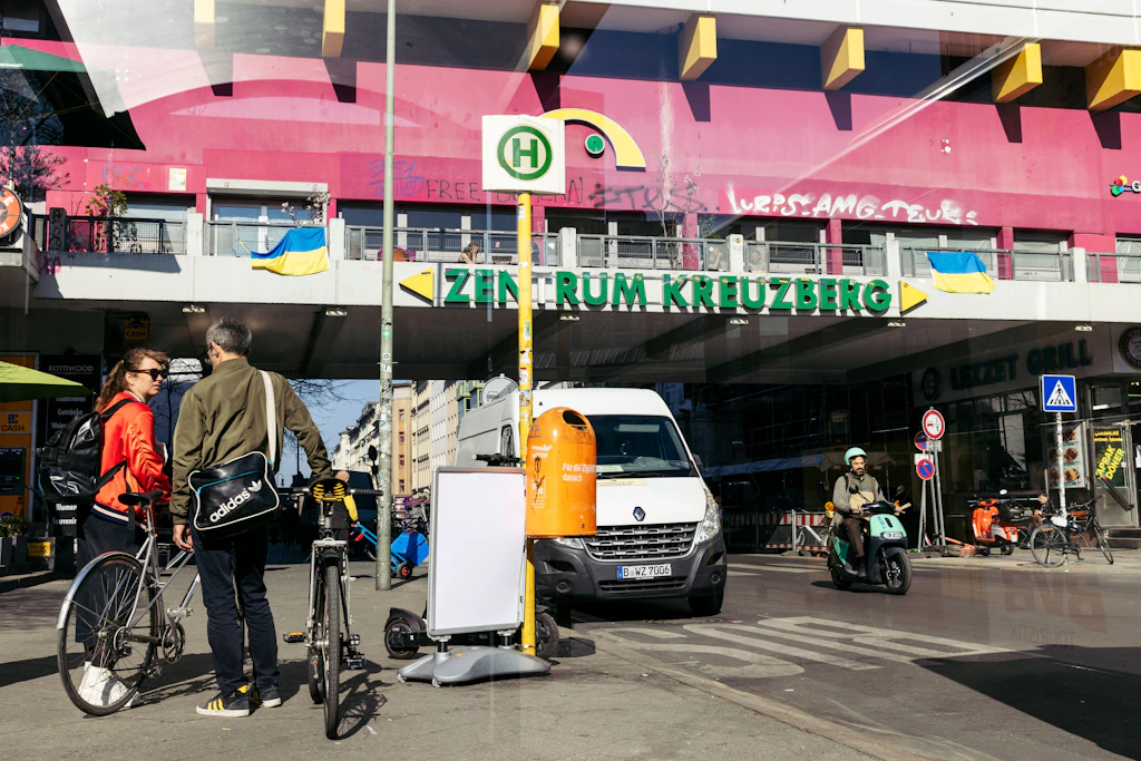 Berlins Innensenatorin spricht Basta-Wort: Kotti-Wache kann nur in das Neue Kreuzberger Zentrum