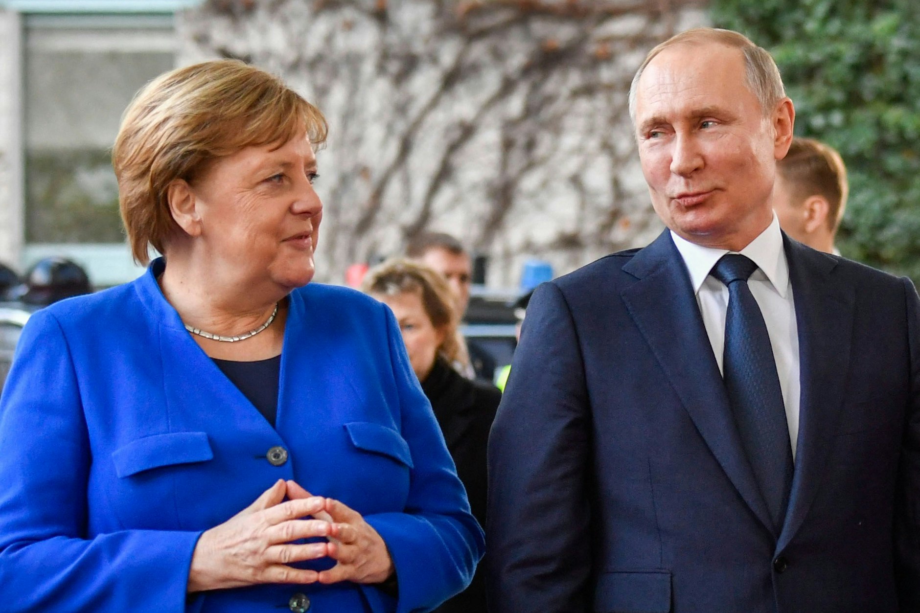 Angela Merkel und Wladimir Putin 2020 in Berlin. 