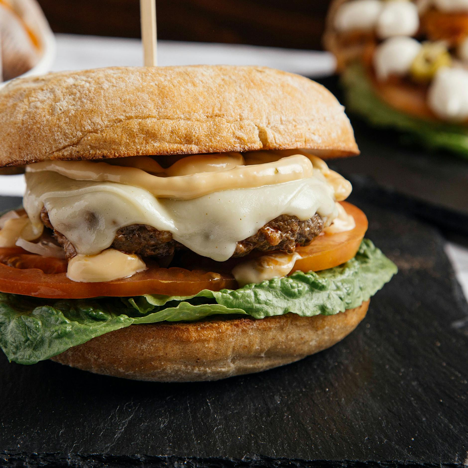 Kennen Sie schon Oopsie-Burger? Hier kommt das leckerste Low-carb-Rezept der Welt