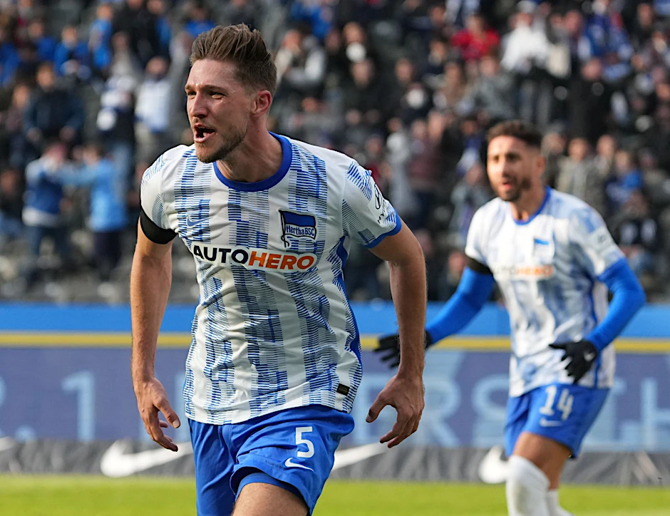 Niklas Stark (l.) hätte bei Hertha BSC der dringend benötigte Führungsspieler sein können, doch im Sommer verlässt auch er den Hauptstadtklub.