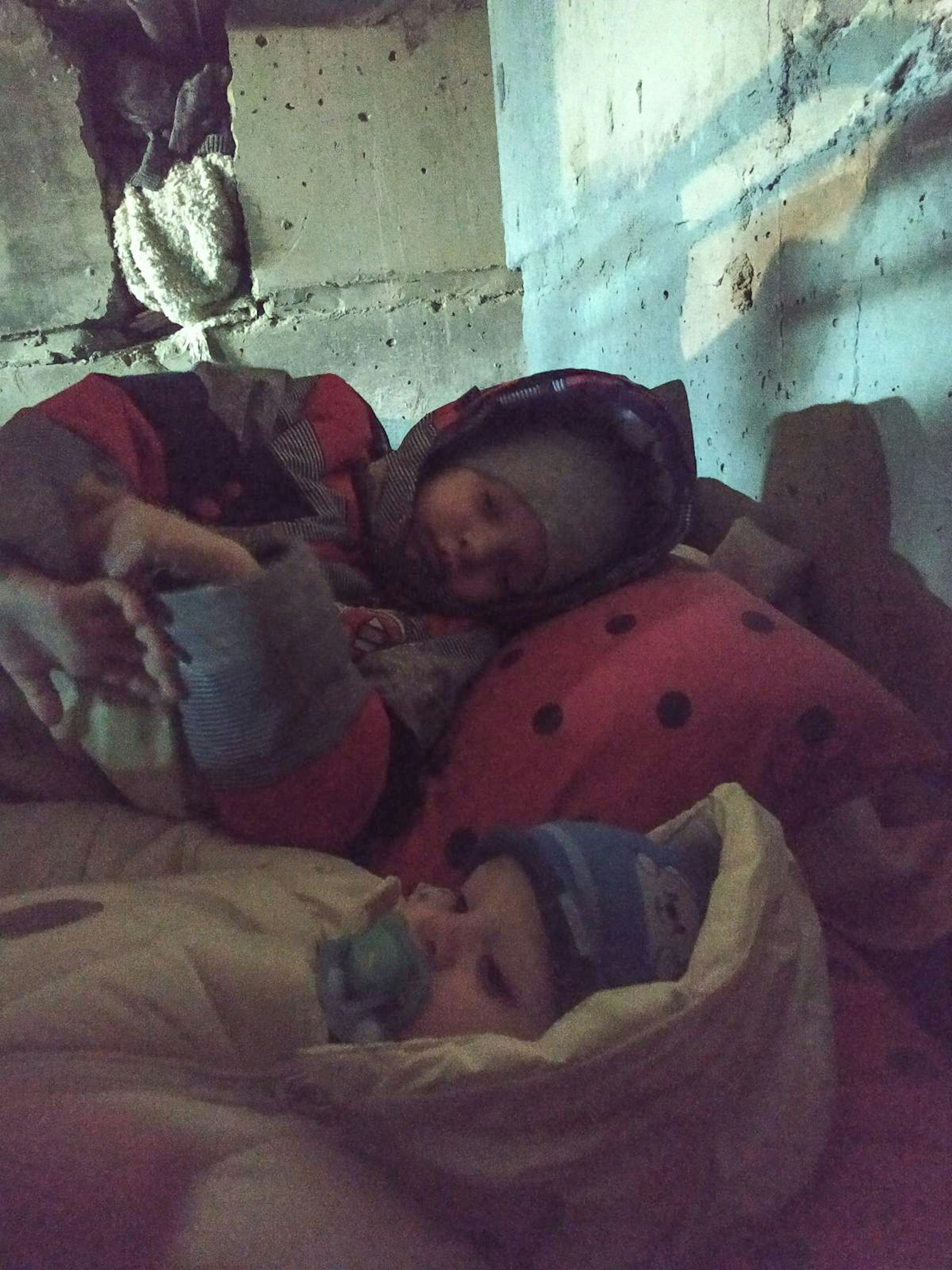 Ruslan Bondarenkos Söhne Matvei und Bohdan. Jetzt sind sie in Sicherheit in Deutschland, vermissen aber ihren Vater.