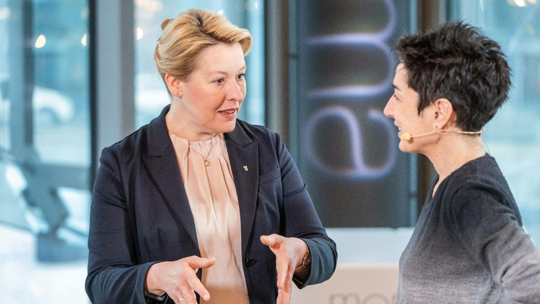 Auftritt im ZDF: Franziska Giffey (links) im Gespräch mit Moderatorin Dunja Hayali
