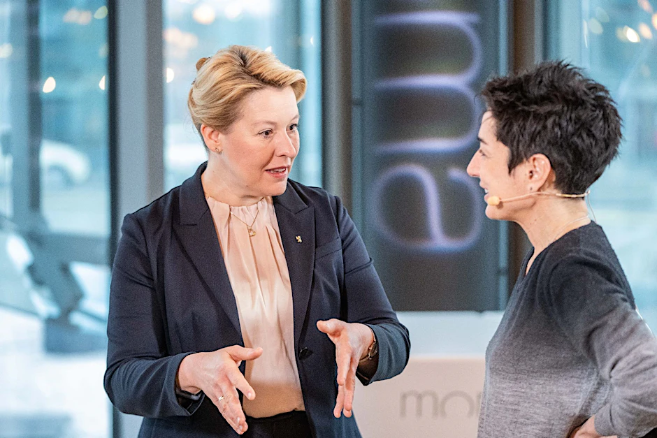 Auftritt im ZDF: Franziska Giffey (links) im Gespräch mit Moderatorin Dunja Hayali