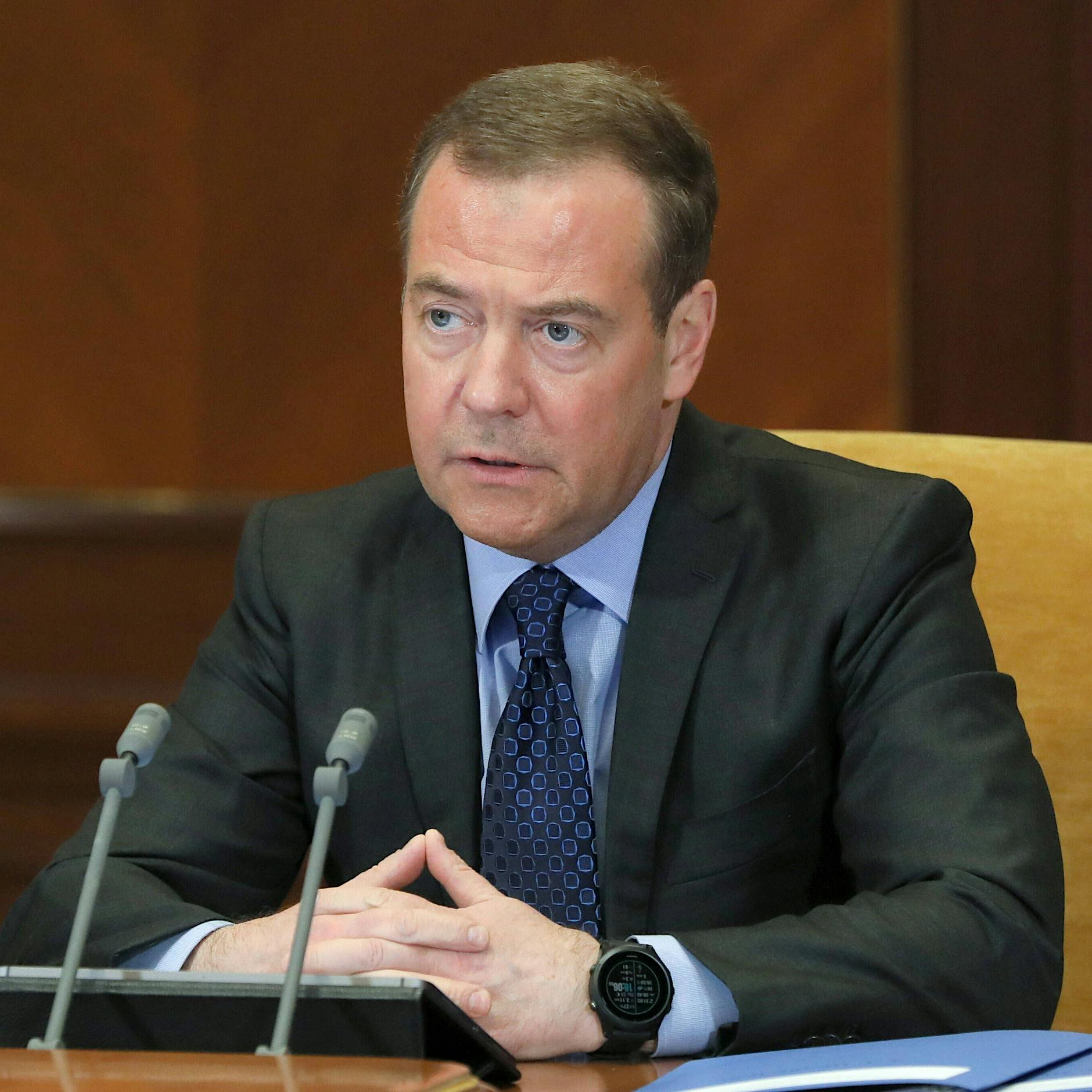 Dmitri Medwedew: Ukrainer sind Kriegsverbrecher