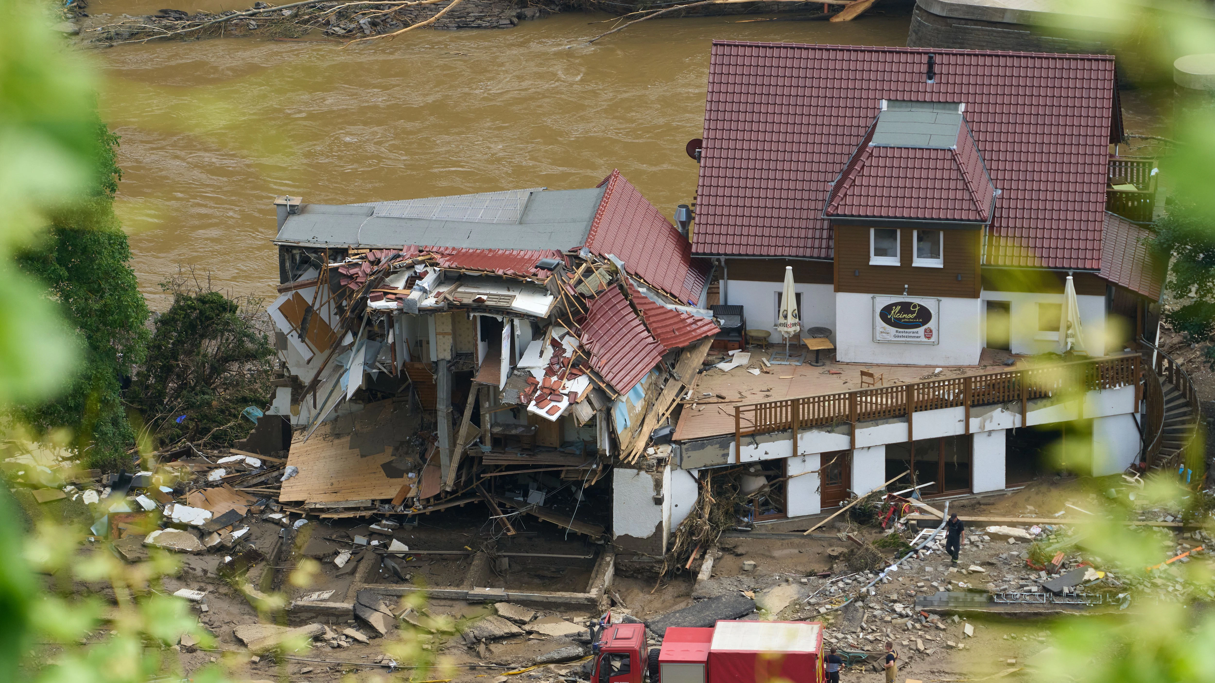 Die Klimakrise wird auch hierzulande immer spürbarer, wie bei der Flut im Ahrtal im vergangenen Jahr.