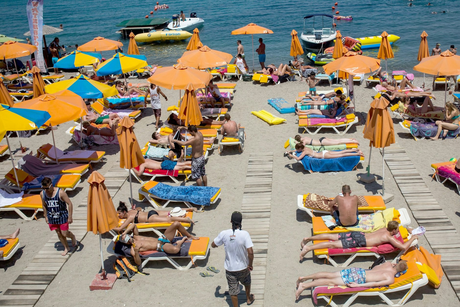 In den Ländern der EU reicht für die Einreise ein Personalausweis. Aber für viele andere Länder ist ein Reisepass nötig.