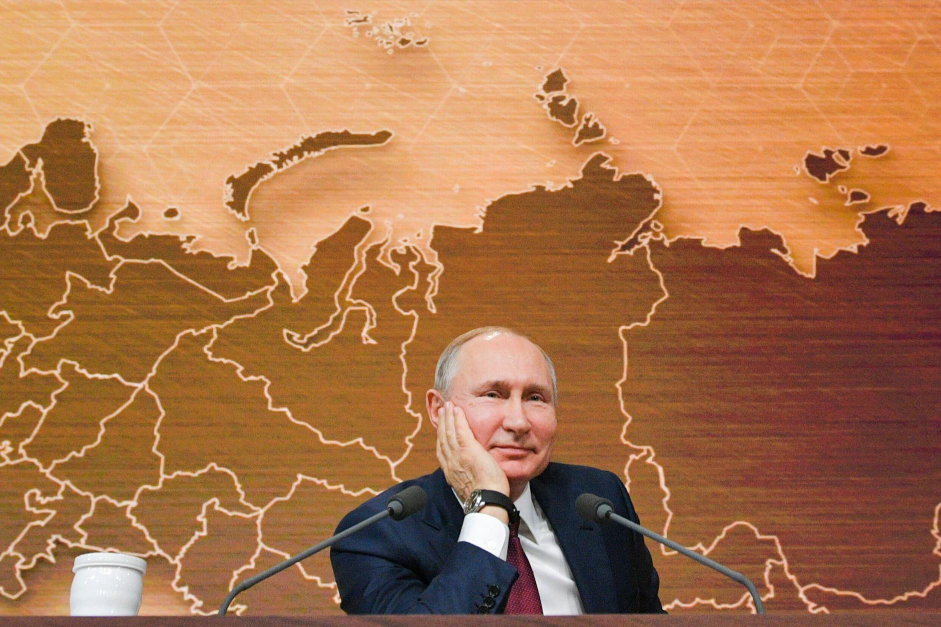 Landkarten als Rechtfertigung: Russlands Präsident Putin im Jahr 2019