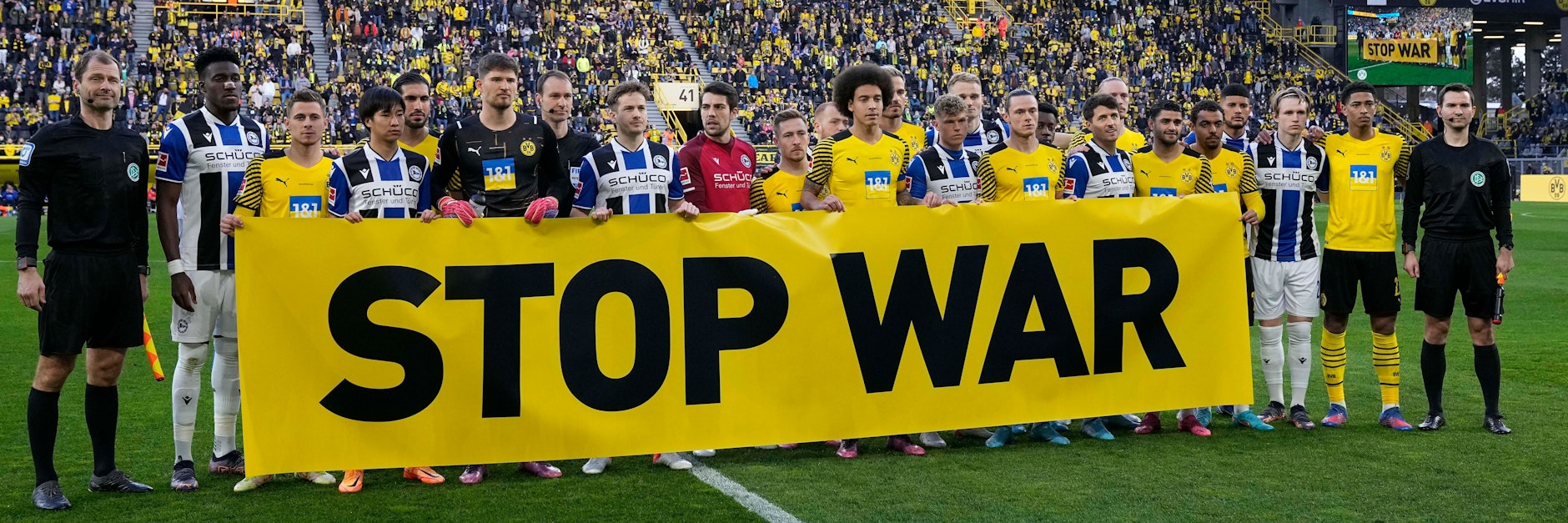 Die Bundesliga zeigt sich solidarisch mit der Ukraine nach Russlands Angriffskrieg. Einem russischen TV-Sender war das nun zu viel.