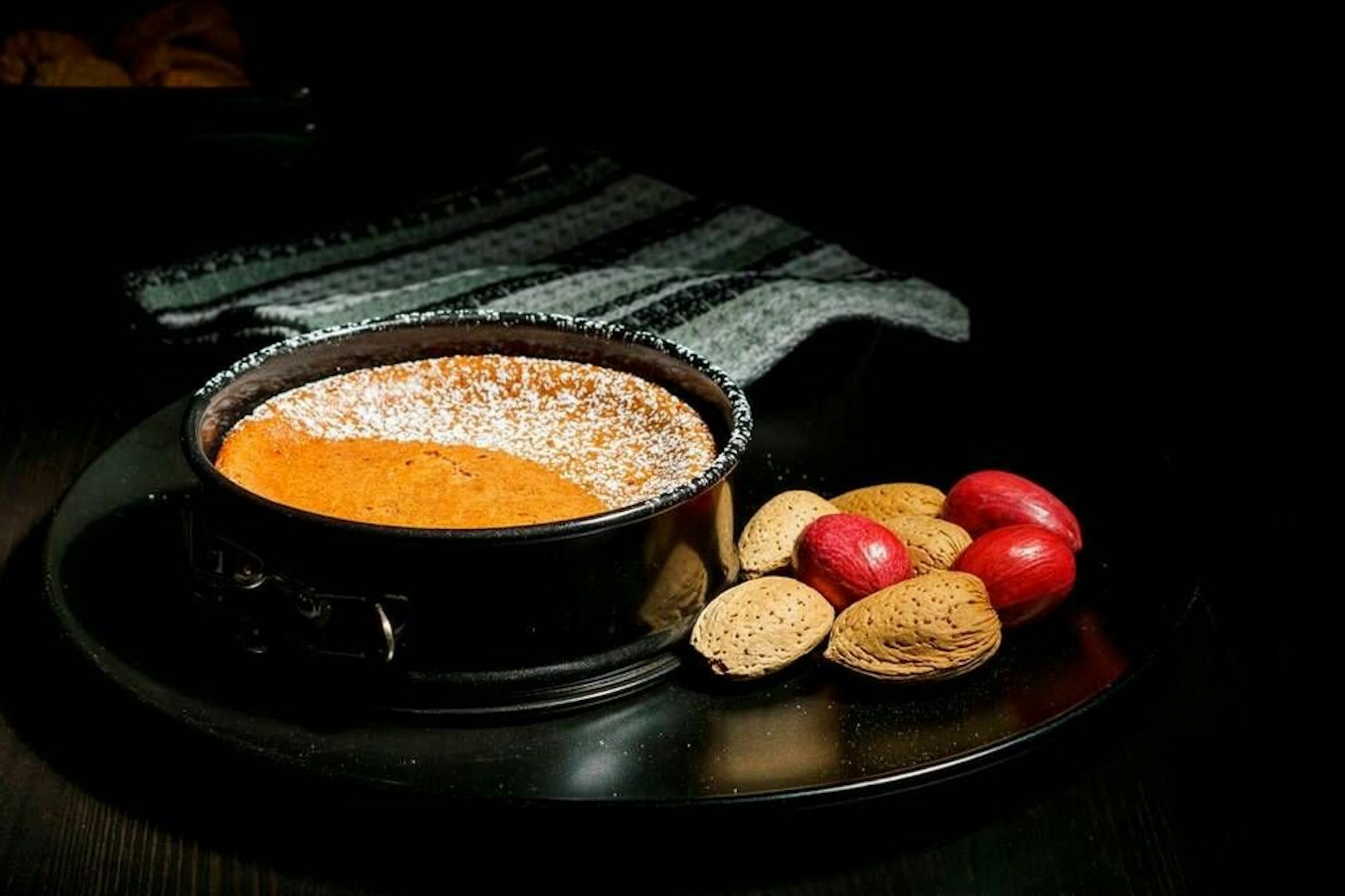 Dieser 2-Minunten-Kuchen ist wirklich ein Gedicht. Schnell und leckerer geht es nicht.