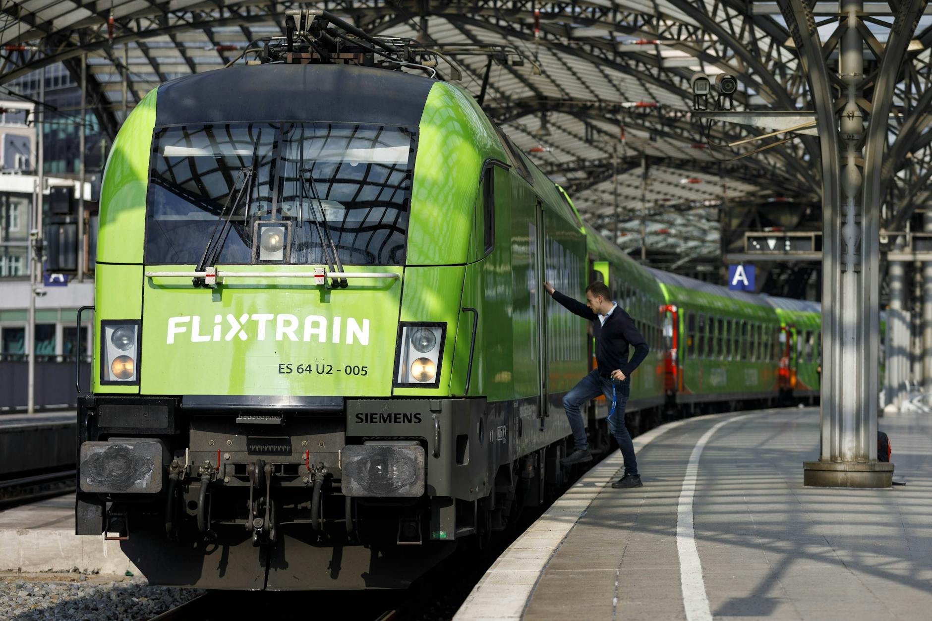 Der Bahn-Konkurrent Flixtrain weitet zum Sommer sein Angebot aus.
