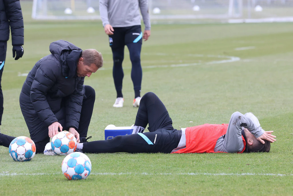 Hertha-Fluch geht weiter! Jetzt humpelt auch noch Peter Pekarik vor dem Derby