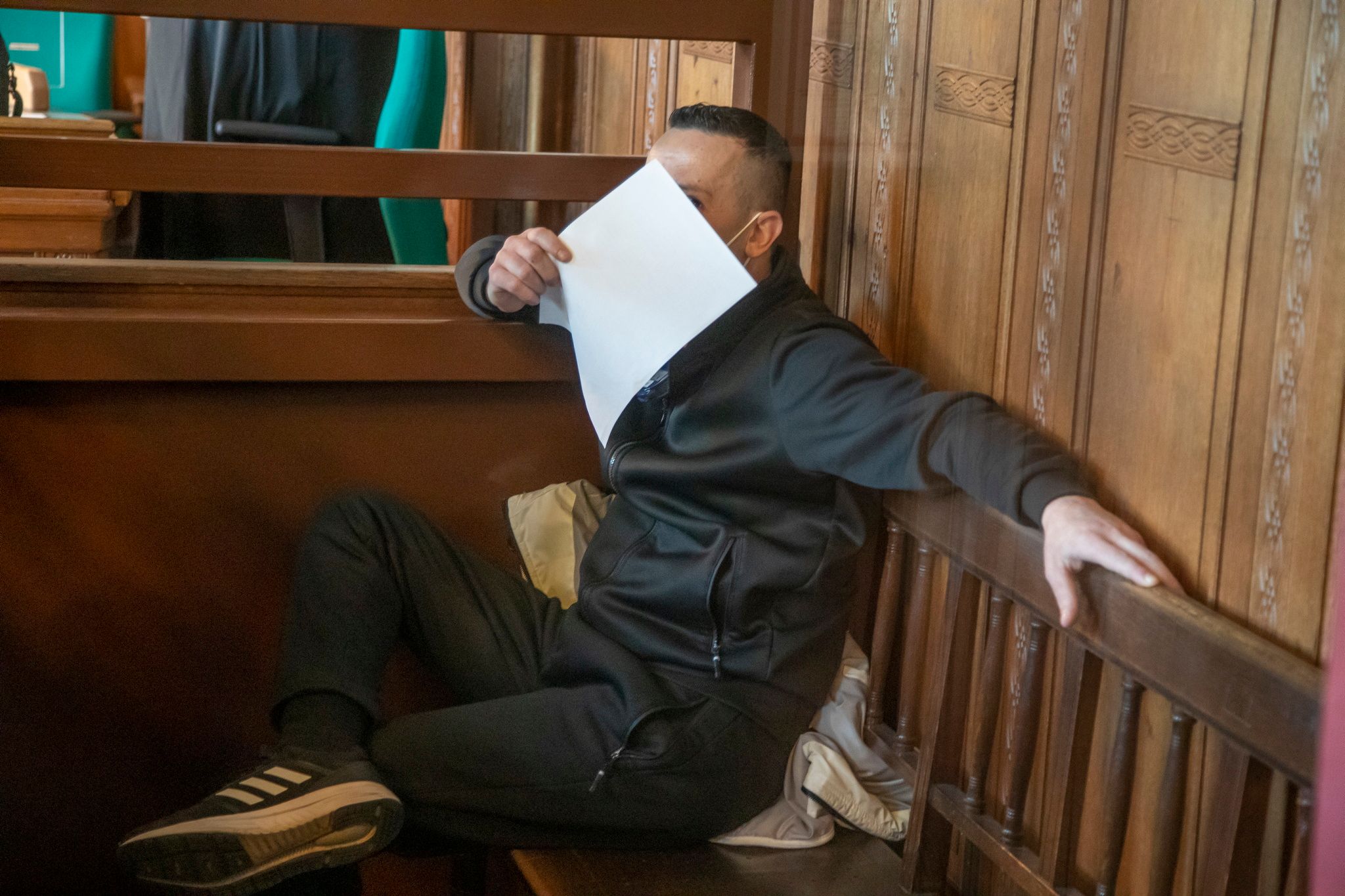 Der Oma-Räuber mit der miesen Überfallmasche: DARUM gab er sich vor Gericht in Berlin ganz kleinlaut