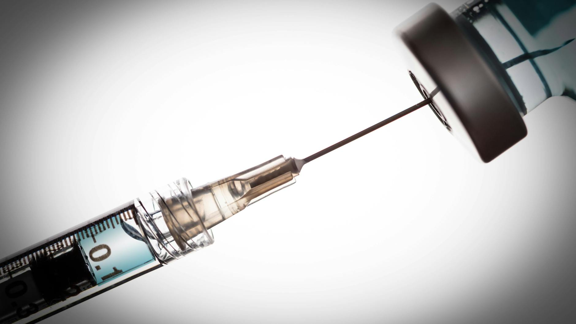 An der Uniklink Marburg werden Patienten mit Problemen nach der Impfung betreut. Viele von ihnen leiden offenbar am Post Vaccine Syndrom.