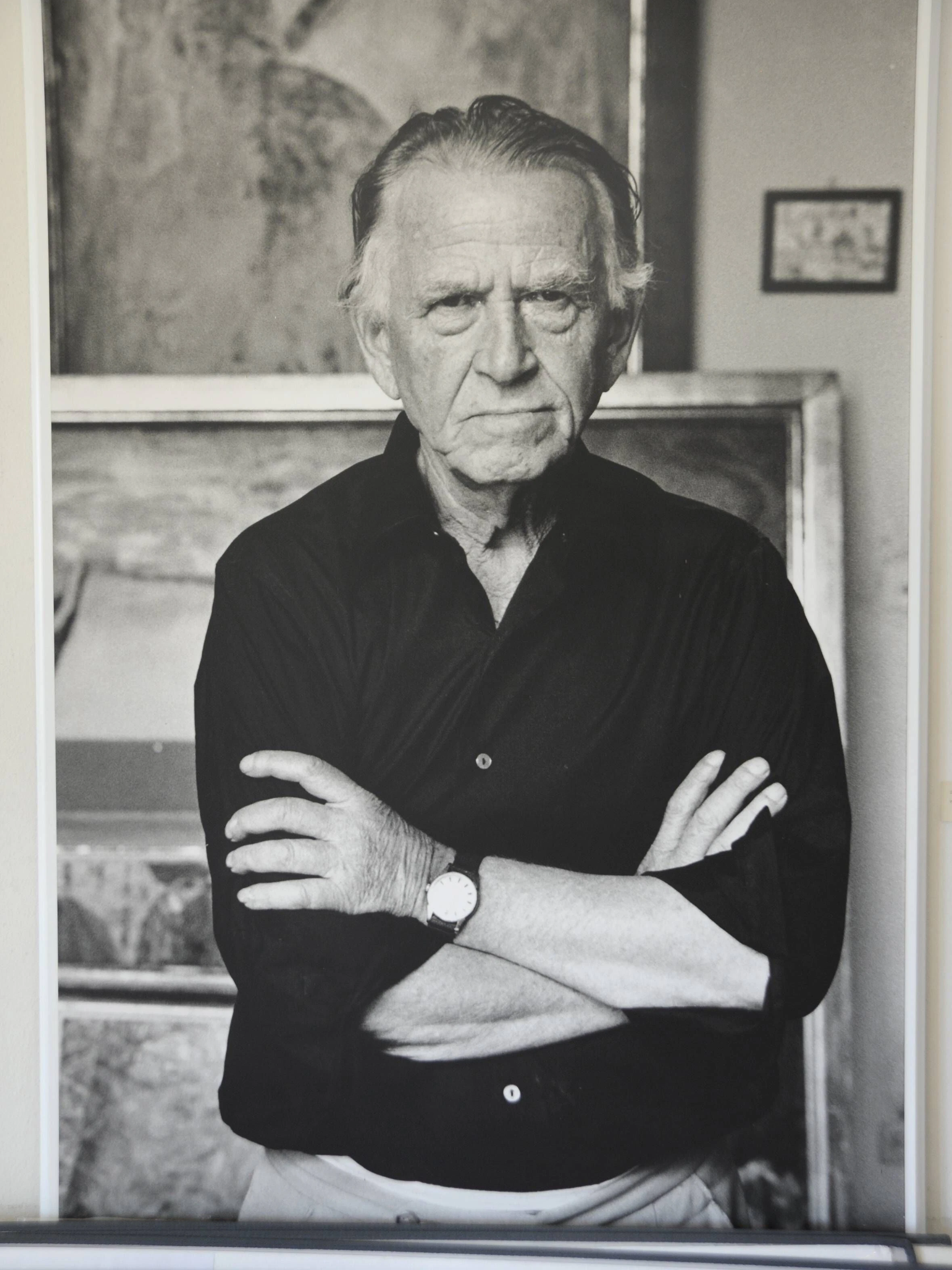 1964 in seinem Atelier in Hemmenhofen am Bodensee, dem Fluchtort während der Nazizeit: der Maler Otto Dix (1891–1969).