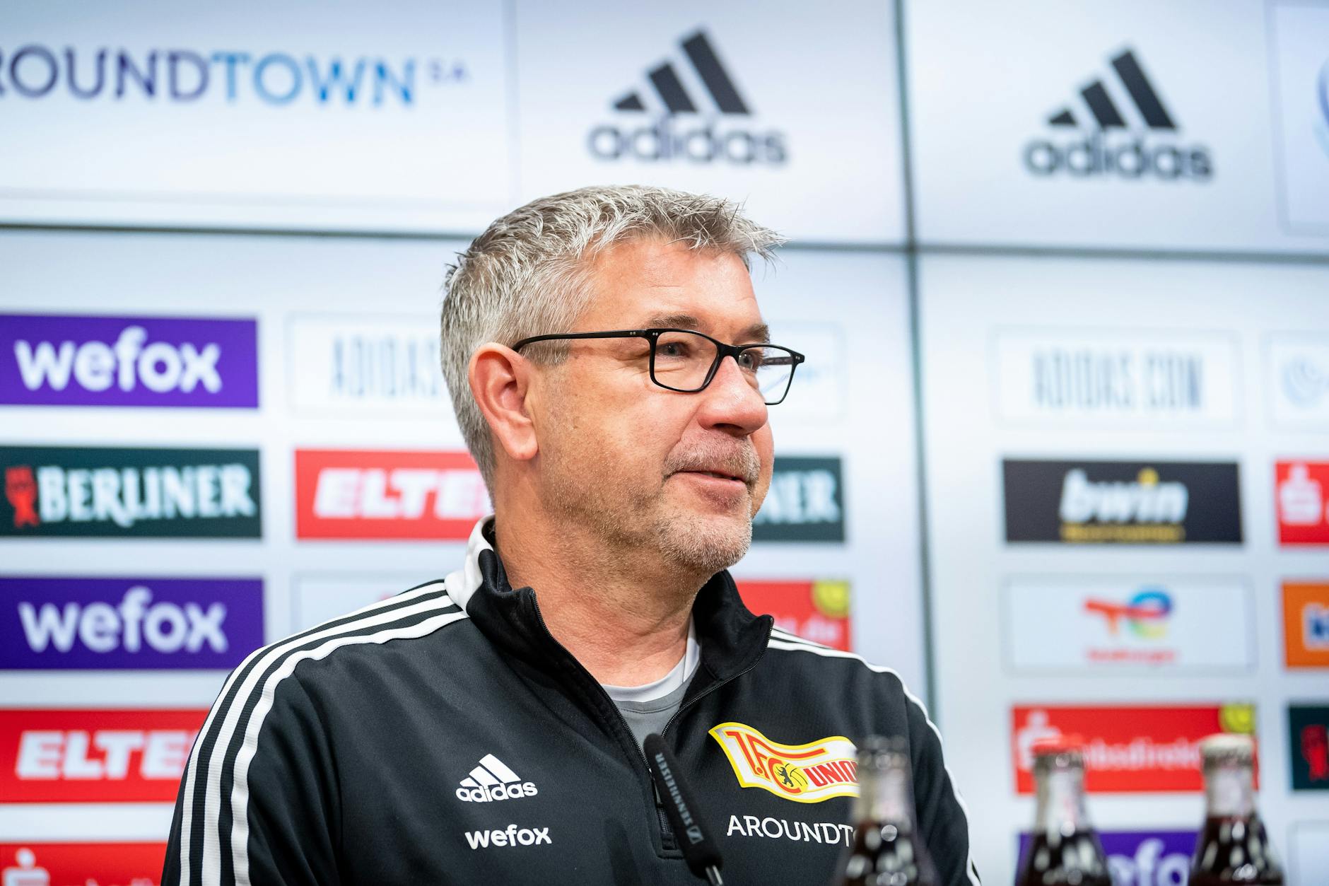 Unions Trainer Urs Fischer peilt jetzt mit 1. FC Union große Ziele an.