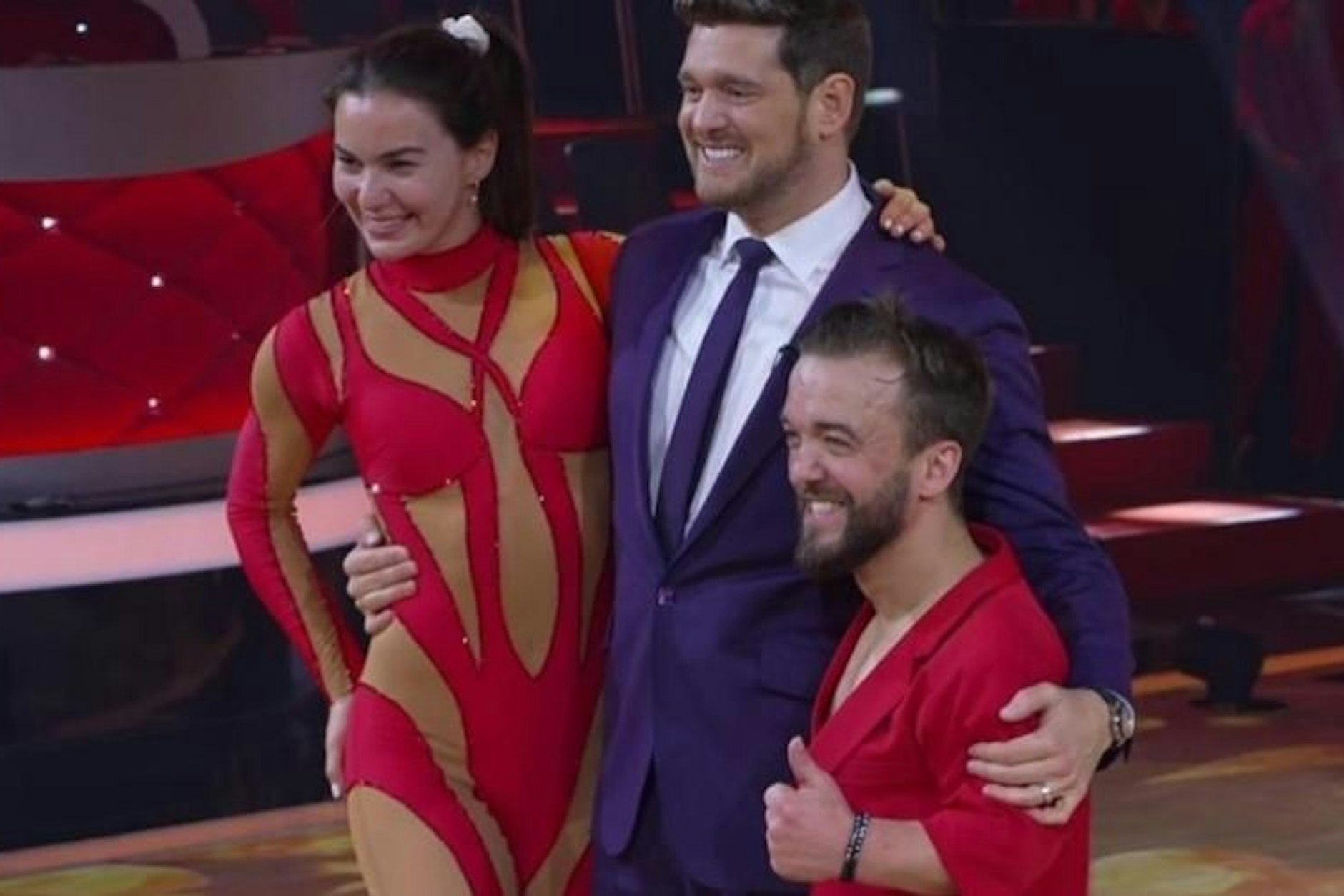 Michael&nbsp;Bublé (Mitte) mit dem Tanzpaar Renata Lusin und Mathias Mester.