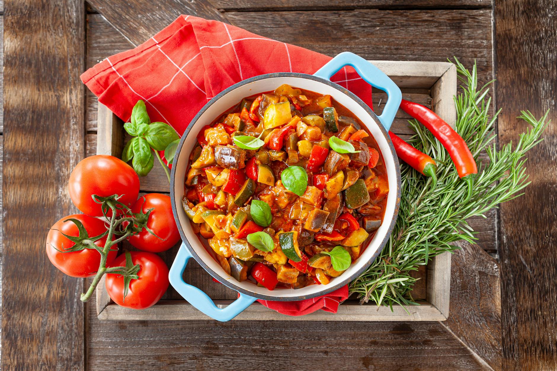 Unser Rezept kombiniert das köstliche Ratatouille mit zartem Schnitzelfleisch.