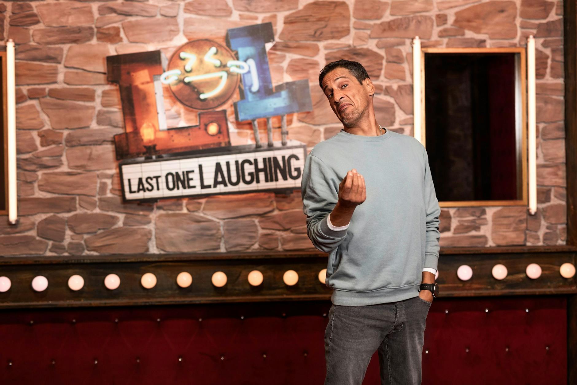 Der Tod von Komiker Mirco Nontschew schockte seine Fans - und auch die Kollegen, die mit ihm bei LOL vor der Kamera standen.