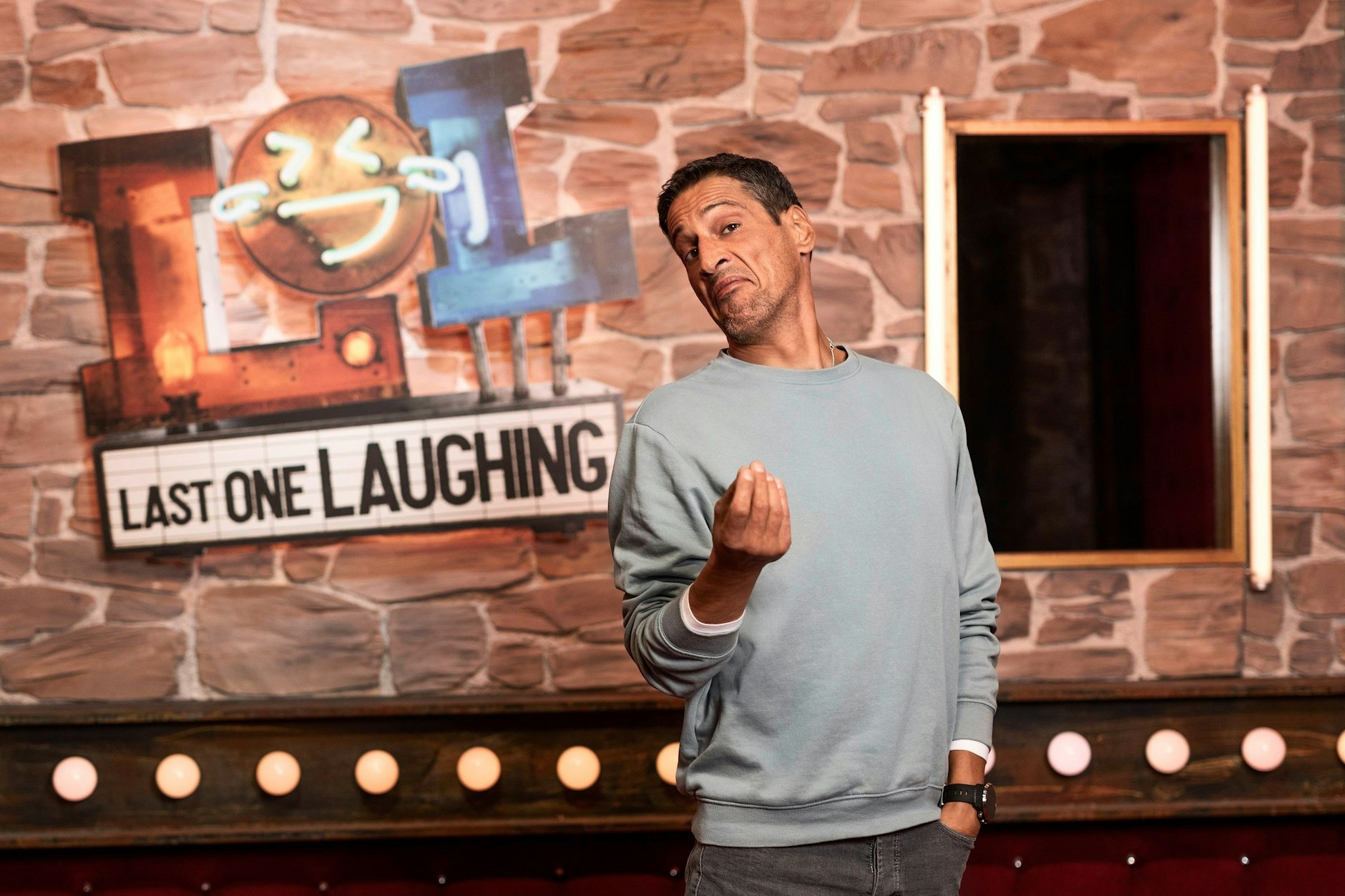 Der Tod von Komiker Mirco Nontschew schockte seine Fans – und auch die Kollegen, die mit ihm bei „LOL“ vor der Kamera standen.