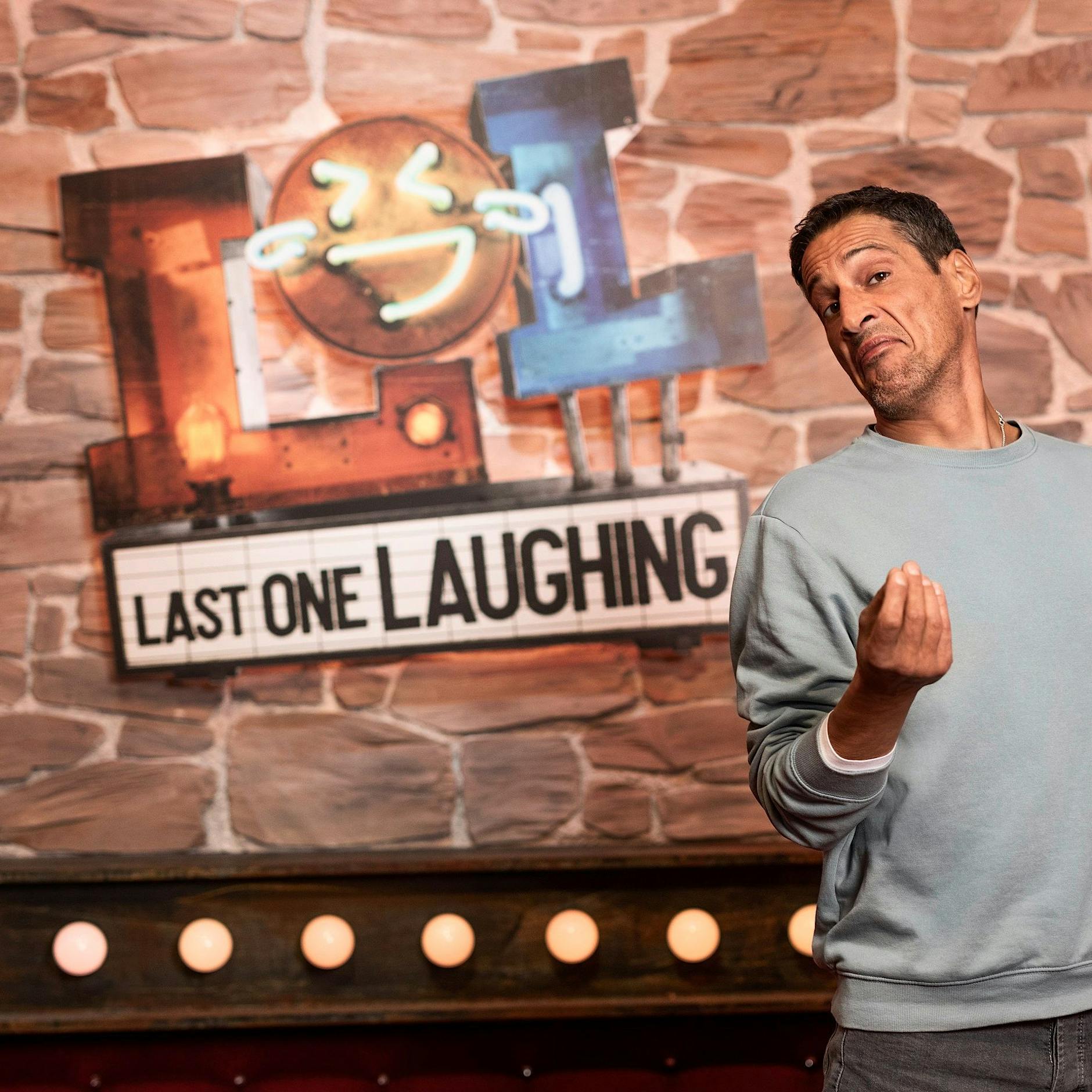 MIT VIDEO! Emotionale Szenen: DAS ist der letzte Auftritt von Comedy-Star Mirco Nontschew bei „LOL“ – brachte er seine Mitstreiter zum Lachen?