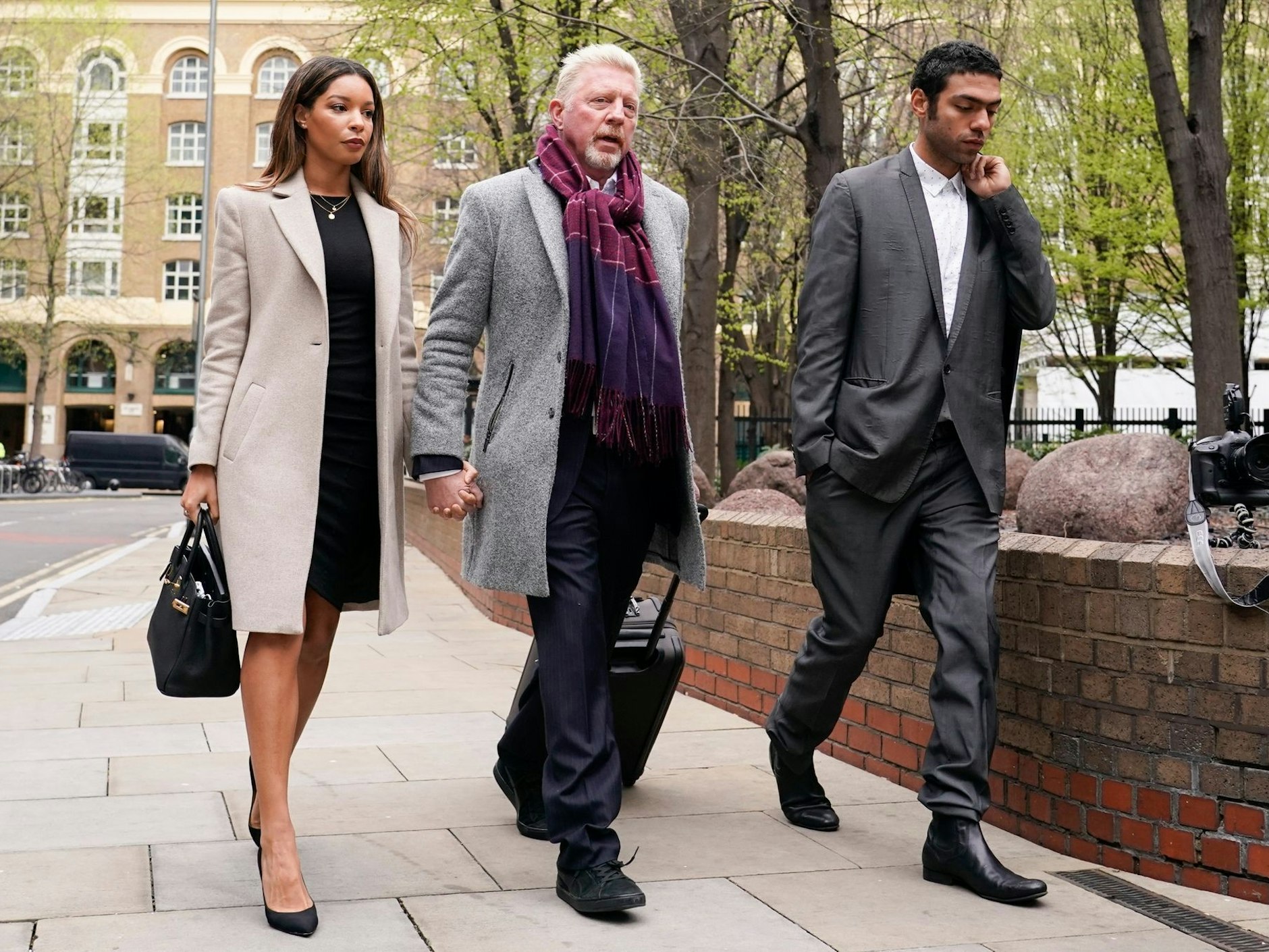 Boris Becker kam mit Lebensgefährtin Lilian De Carvalho Monteiro und seinem Sohn Noah Becker zur Urteilsverkündung.