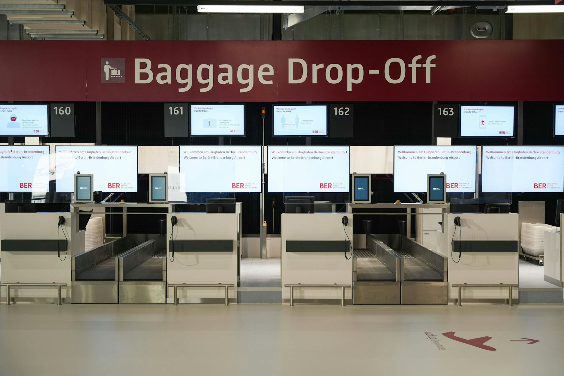 Im gerade erst eröffneten Terminal 2 am BER streikte die Gepäckförderanlage.