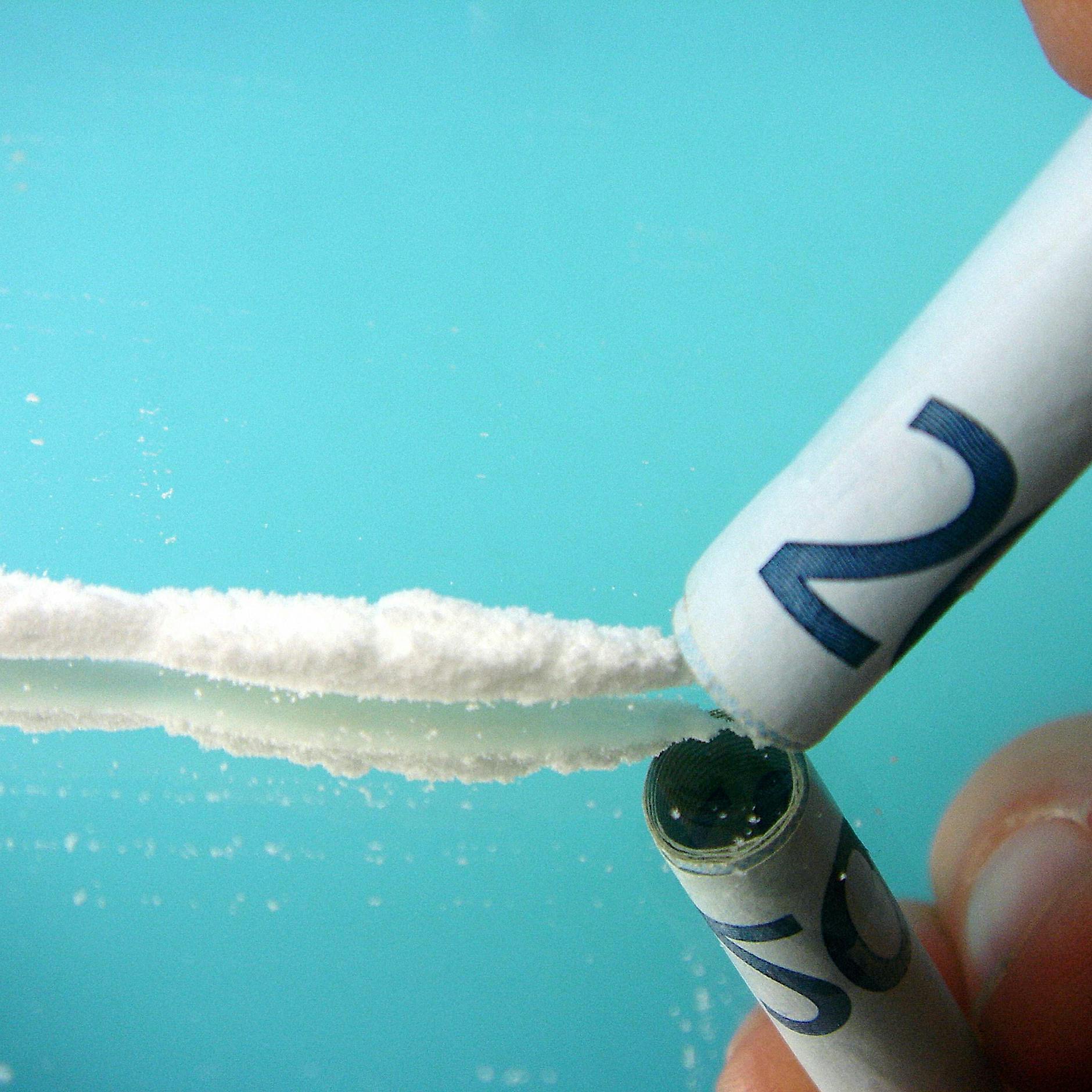 Koks, Cannabis, Opium: Warum Drogenverbote irrational und rassistisch sind