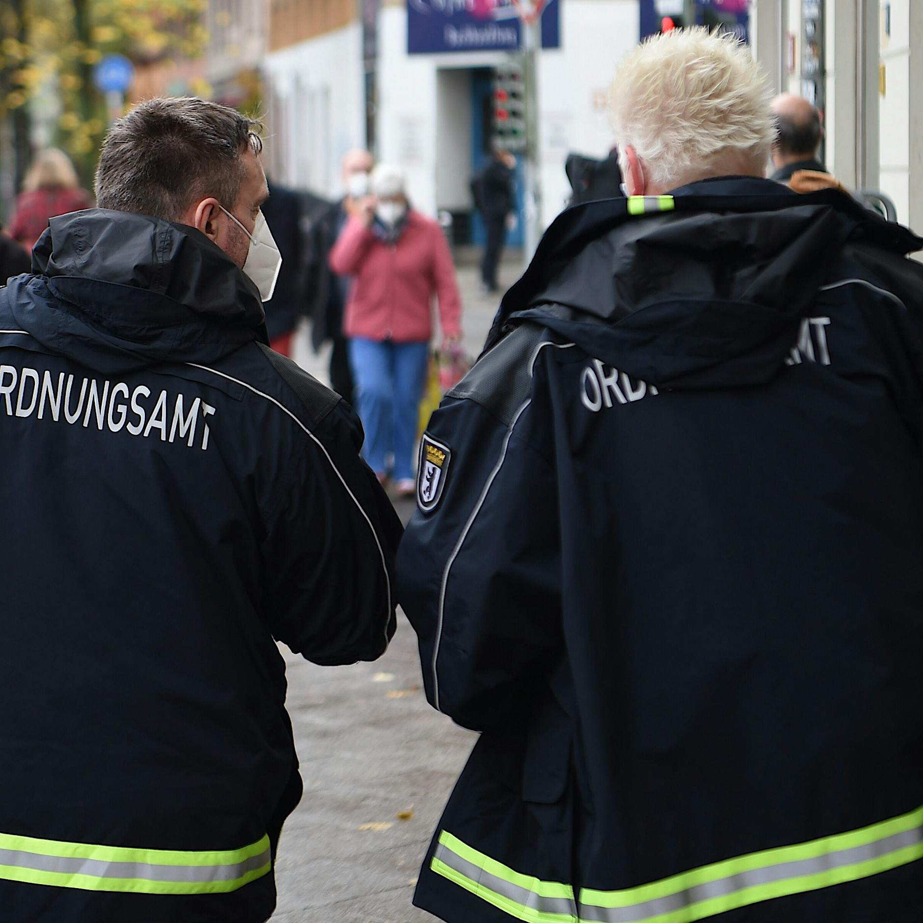 Angespuckt, beleidigt, angepöbelt: Wie das Ordnungsamt am Alex bedroht wird