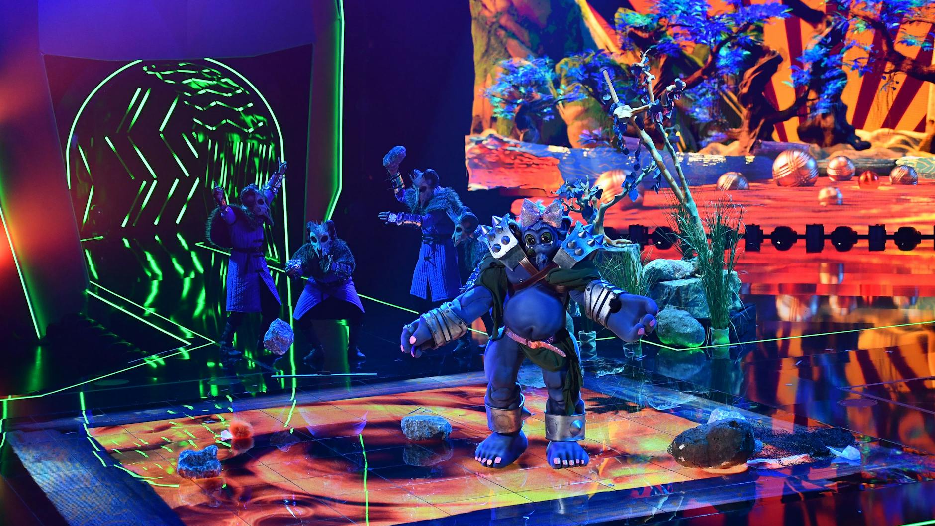 Fans haben die Theorie, dass Komikerin Martina Hill unter dem Kostüm des Ork steckt. Aber: Ist sie wirklich der Masked Singer?