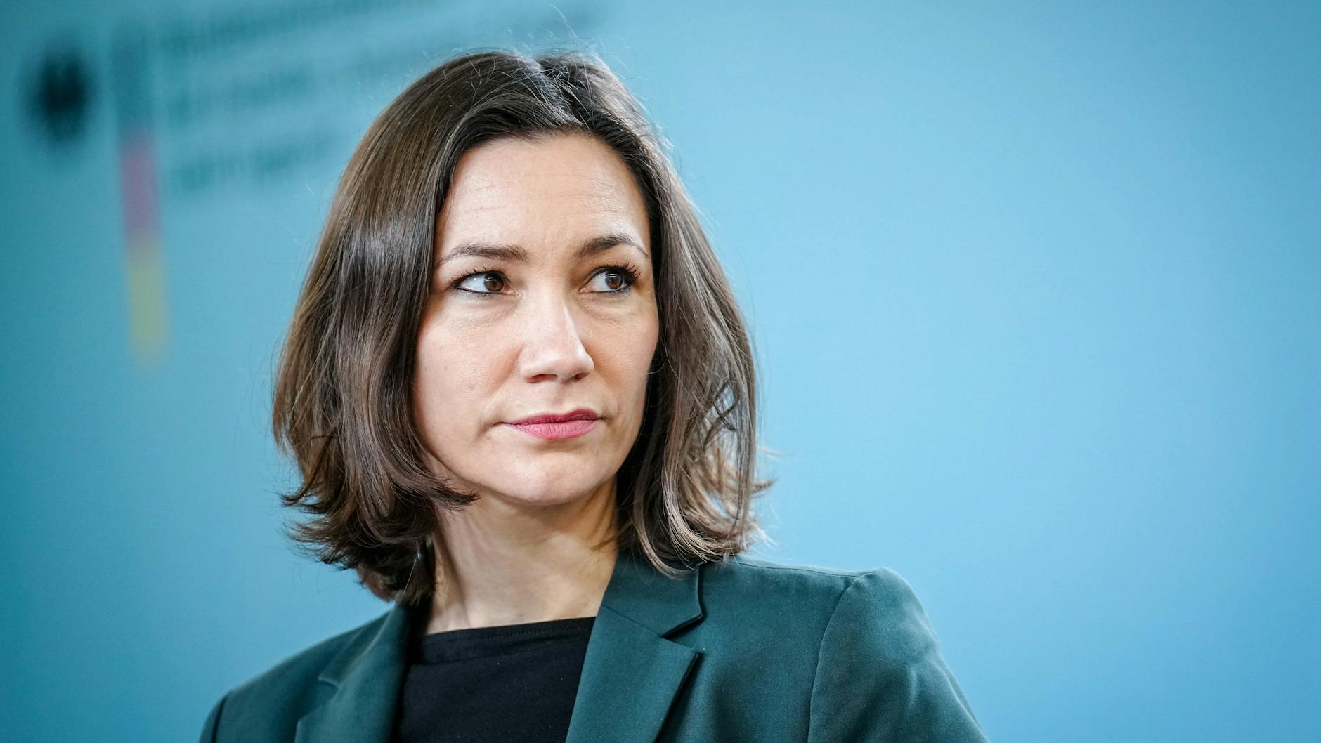 Anne Spiegel (Bündnis 90/Die Grünen) trat am Montag von ihrem Amt als Bundesministerin für Familie, Senioren, Frauen und Jugend zurück.