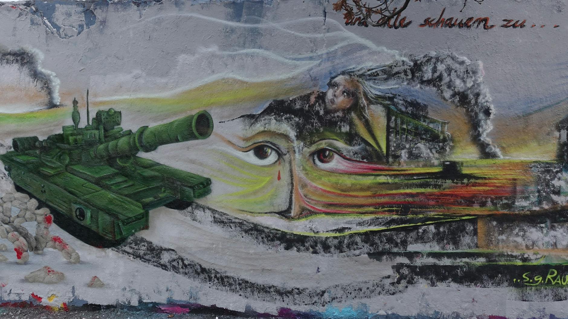 Und alle schauen zu: ein Bild von S.G. Raum im Mauerpark.