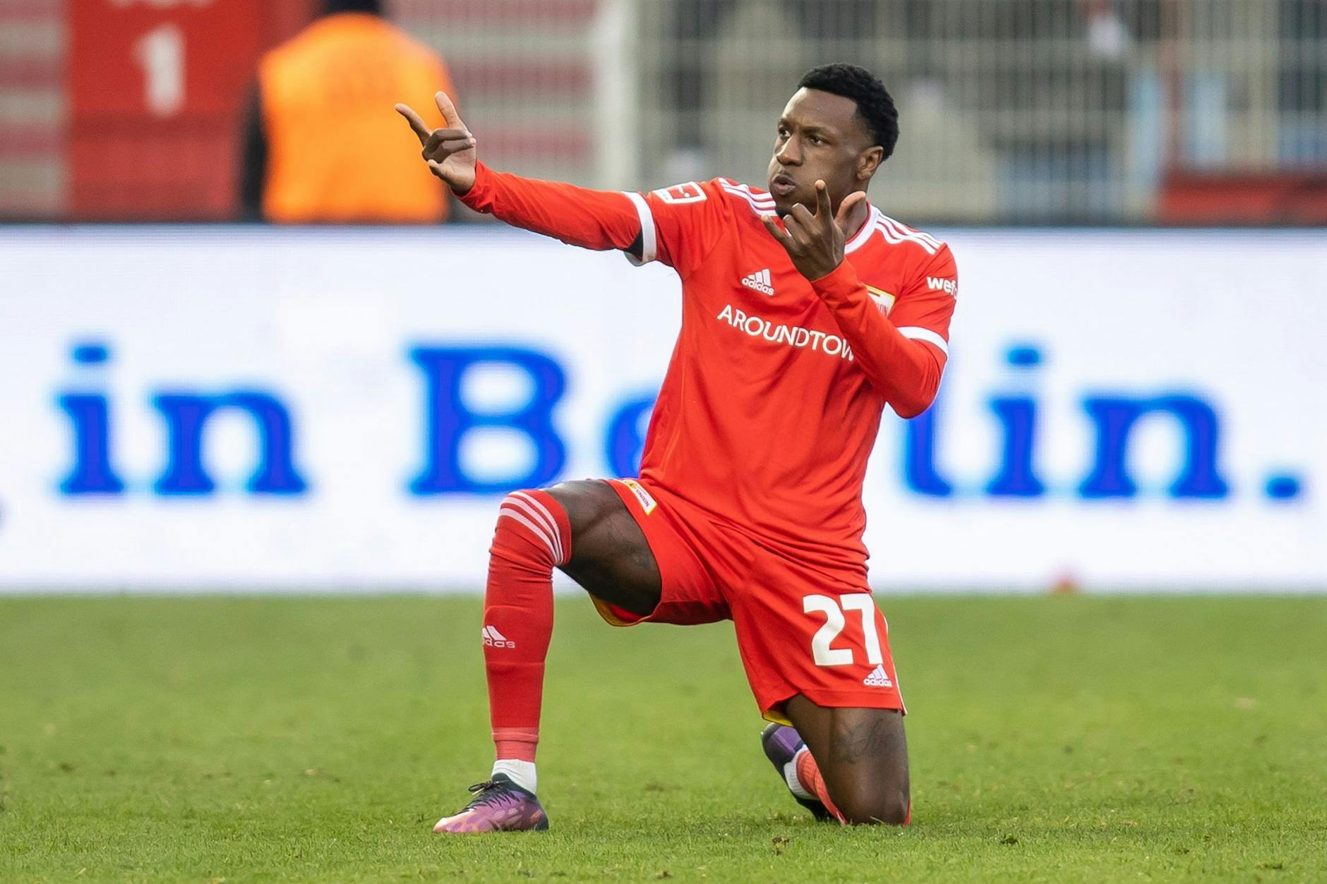 Der Spiderman von Köpenick: Union-Stürmer Sheraldo Becker hat nun das Geheimnis hinter seinem extravaganten Torjubel gelüftet.