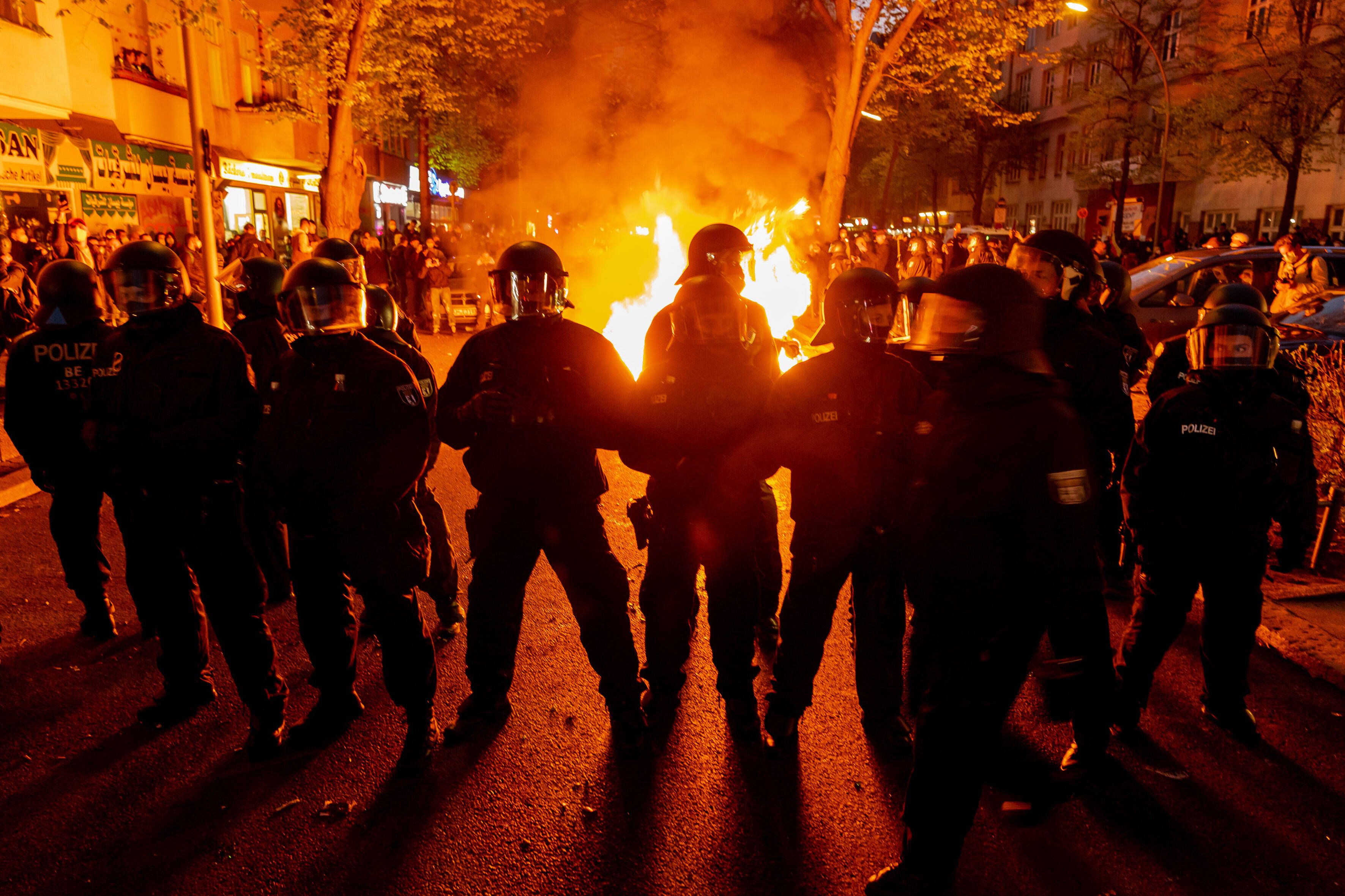 Autonome drohen mit Klassenkampf: „Revolutionäre 1. Mai-Demonstration“ zieht durch Neukölln