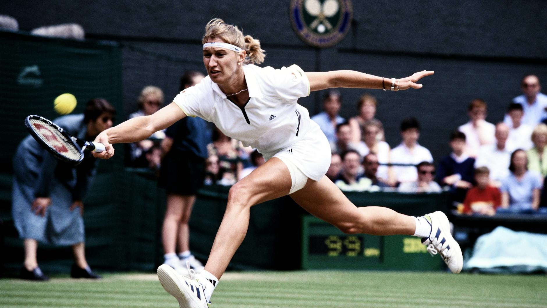 Deutschlands Tennis-Ikone Steffi Graf (52) gewann bis 1999 22 Grand-Slam-Titel und hält bis heute den Rekord für die meisten Wochen an der Tennis-Spitze.