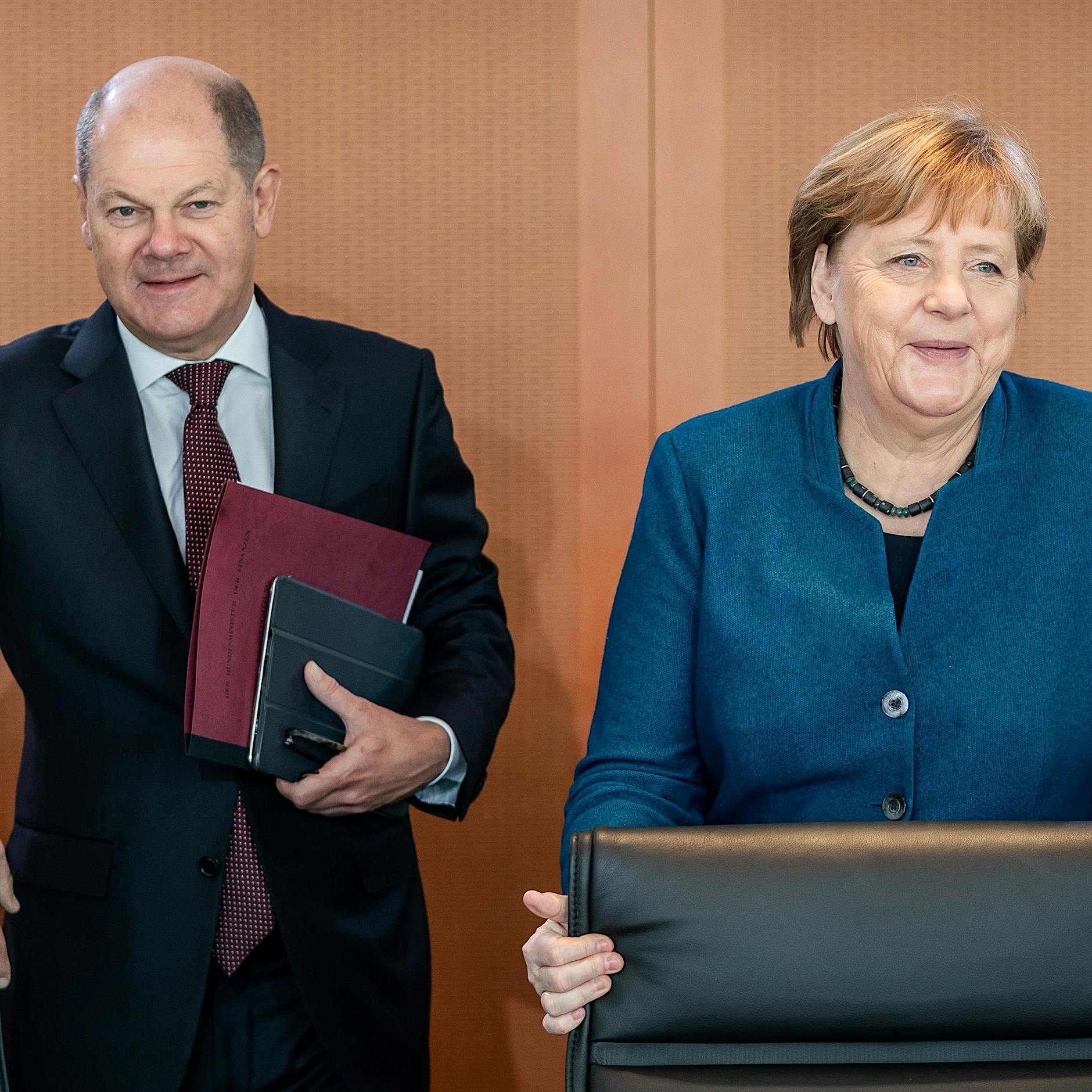 Der Krieg und Angela Merkels Anteil daran