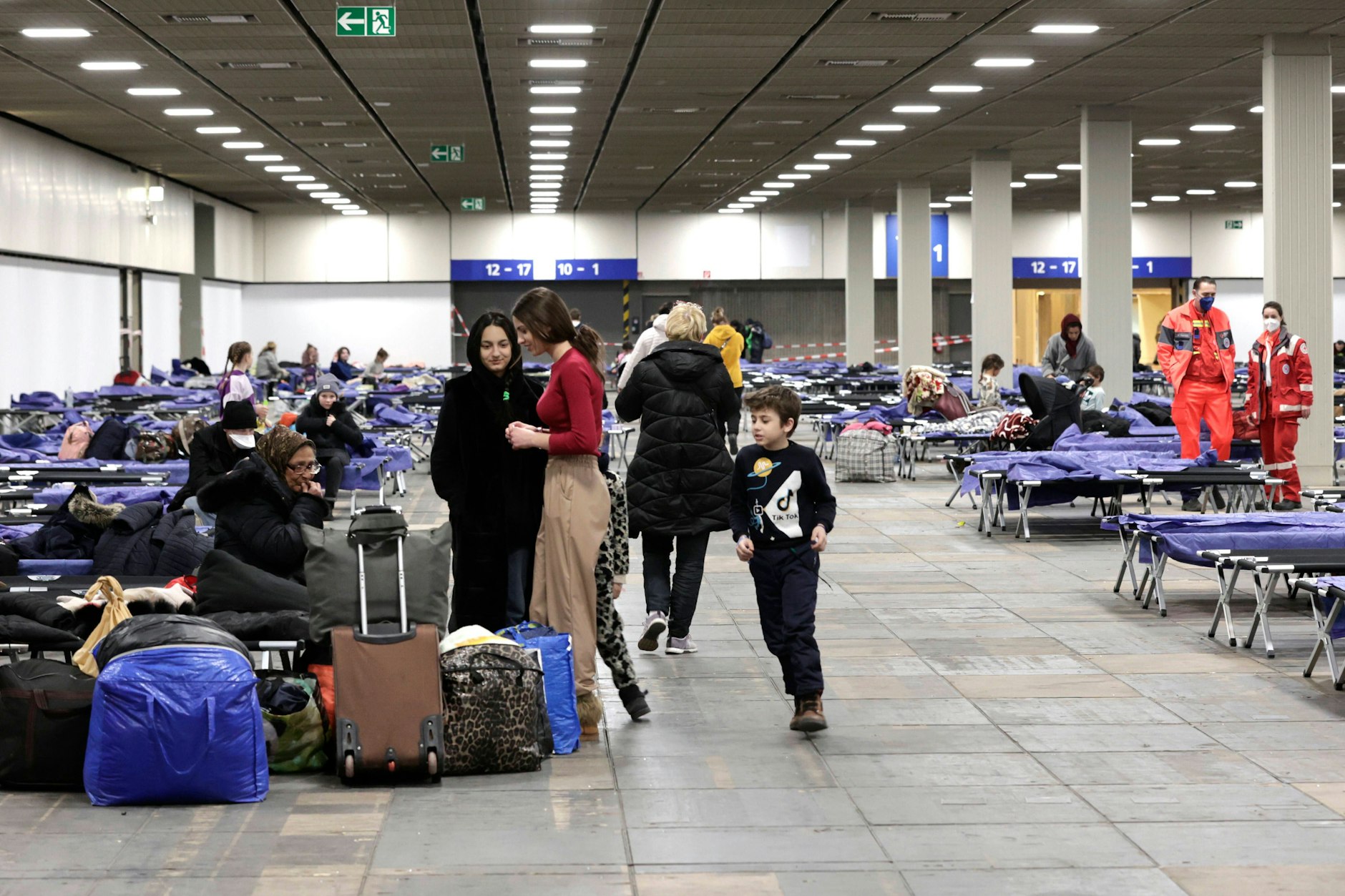 Am 11. März wurde ein Notunterkunftszentrum für Geflüchtete aus der Ukraine in der Berliner Messe eröffnet. Jetzt wird es geschlossen – aber vielleicht nicht für immer.