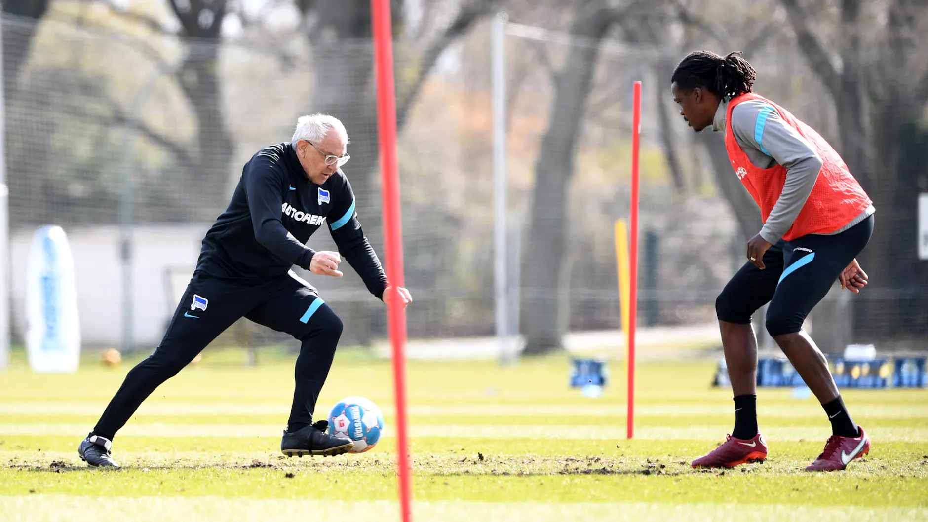 Mangelnden Einsatz kann man Felix Magath (l.) in seinem Traineramt bei Hertha BSC wahrlich nicht vorwerfen.