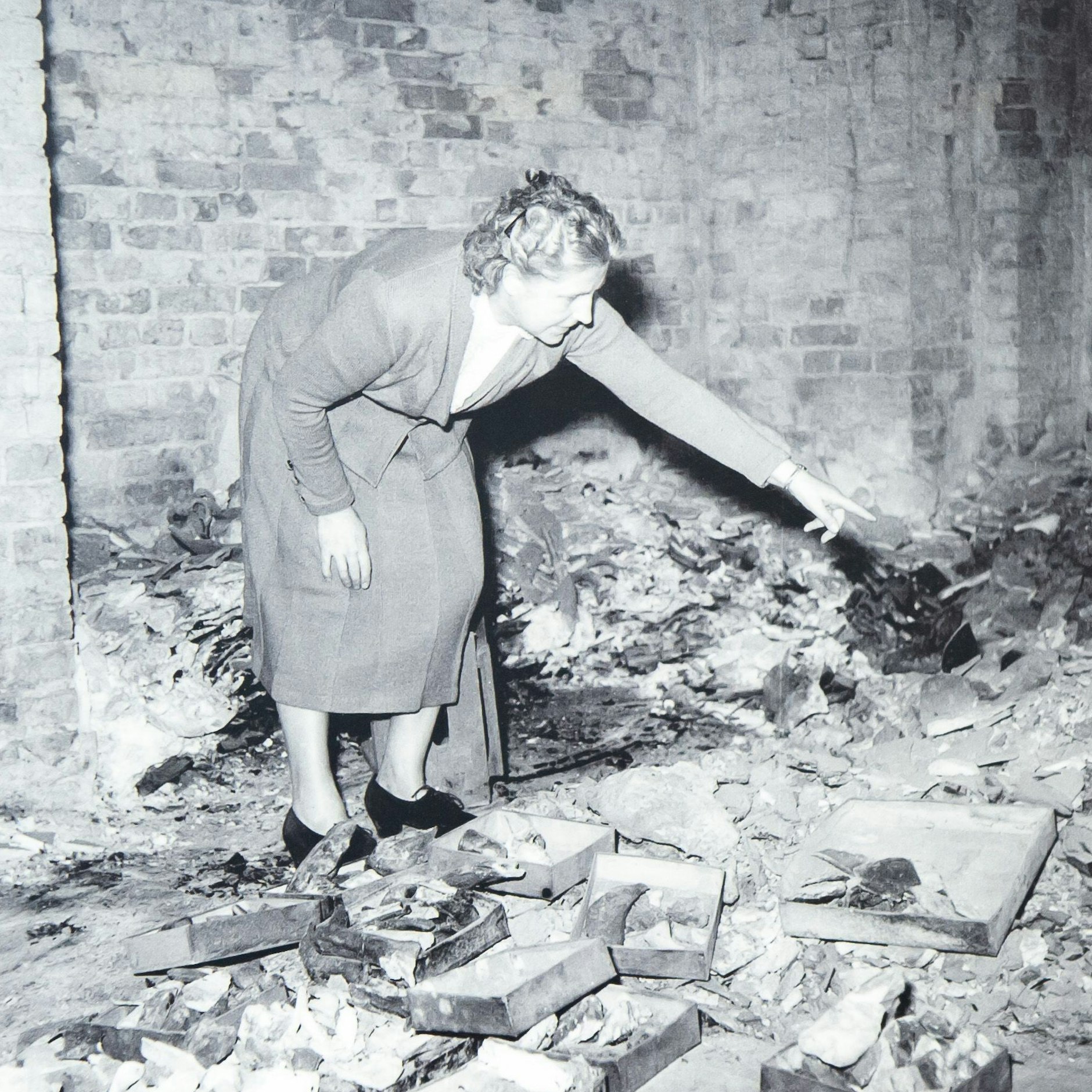 Gertrud Dorka, 1947 bis 1958 Direktorin des Museums für Vor- und Frühgeschichte, hatte kaum Mittel, um Kriegstrümmer und die darunter verschütteten Ausstellungsstücke zu trennen.