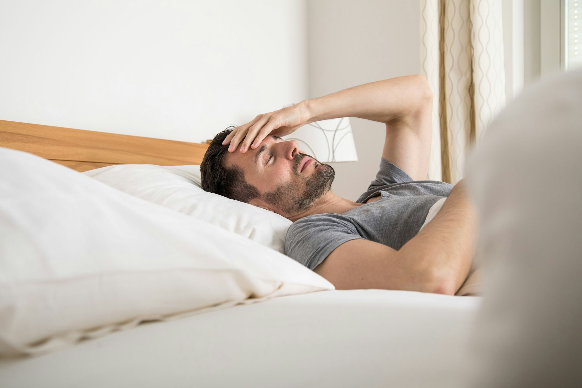 Wetterfühligkeit: Vor allem Wetterumschwünge können Betroffene plagen und für Kopfschmerzen sorgen.