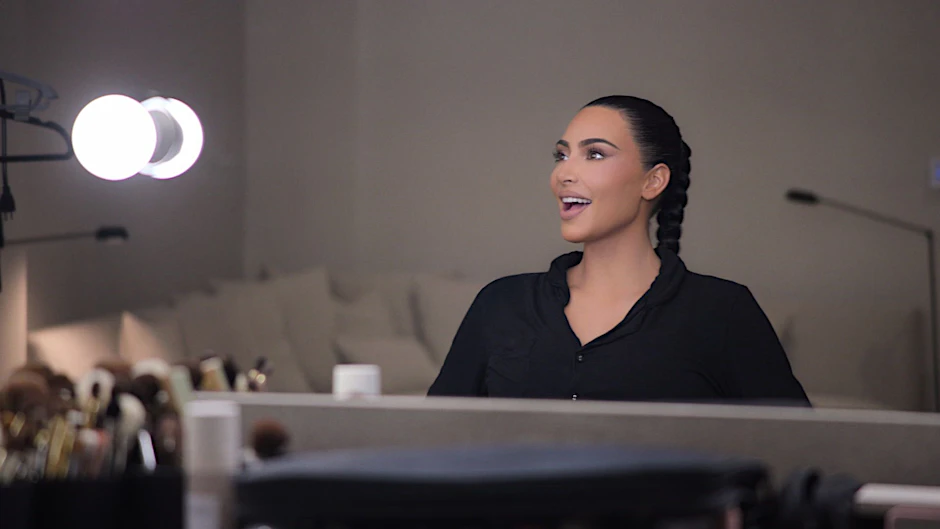 Kim Kardashian ist froh, dass die Kameras endlich wieder da sind.