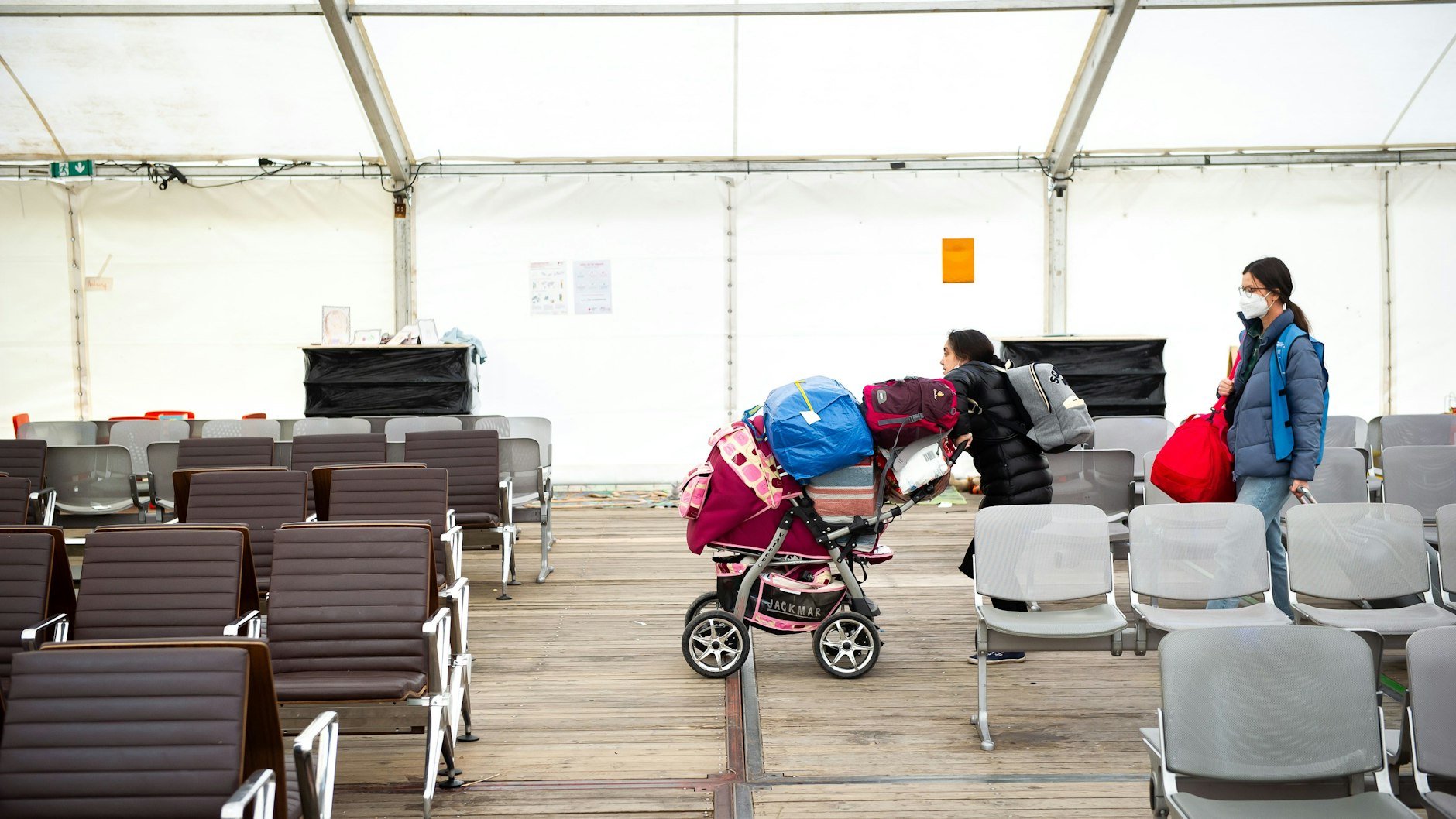 Geflüchtete wollen häufig in Berlin bleiben, was jedoch immer schwieriger zu organisieren ist.